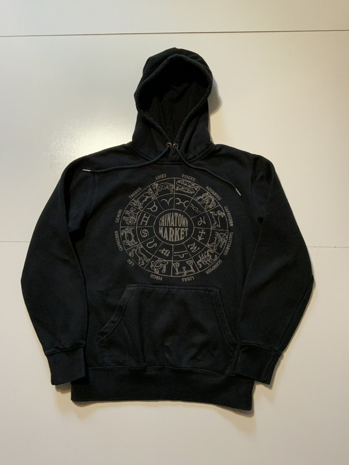 Market Chinatown Market Zodiac Sign Black Pullover Fleece Hoodie Size US S / EU 44-46 / 1 - 1 Thumbnail