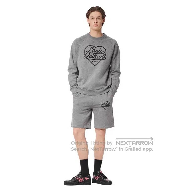 Louis Vuitton Louis Vuitton Gray Heart Logo Sweatshirt Size US XXL / EU 58 / 5 - 8 Thumbnail