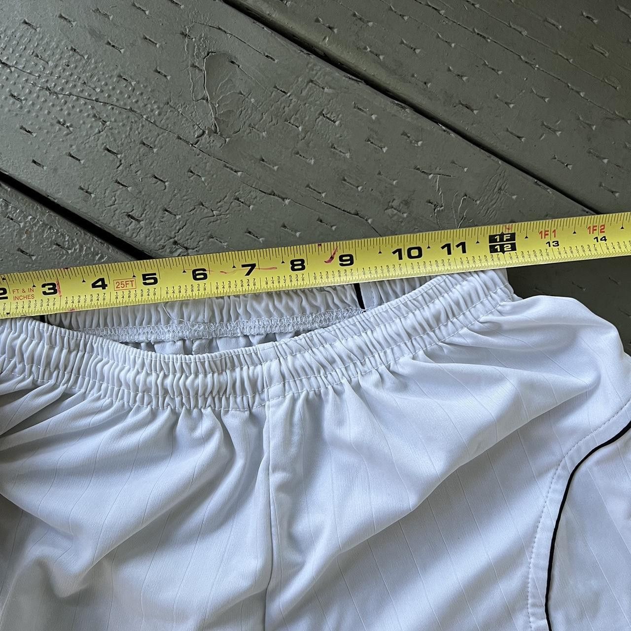 Vintage REAL MADRID Home Football Soccer Shorts Size US 26 / EU 42 - 4 Thumbnail