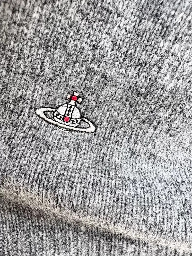 Vivienne Westwood Vivienne Westwood size 00 Gray heart knitted sweater Size ONE SIZE - 3 Thumbnail