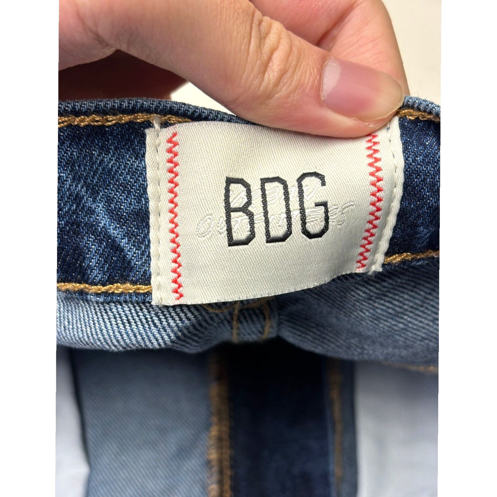 Bdg BDG Cowboy Jeans Denim Dark Wash High Rise Wide-Leg Distressed 28X30 Womens 5-Pocket Belt Leather Patch 100% Cotton Jeans | Cowboy, 90s Size 28" / US 6 / IT 42 - 6 Thumbnail