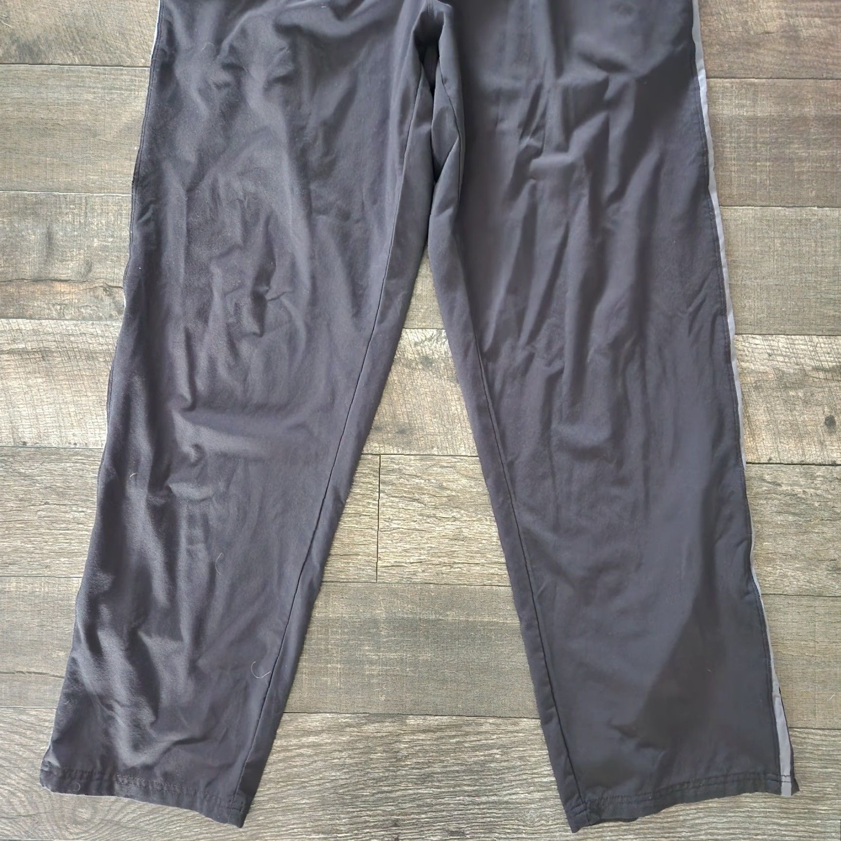 Nike Nike Dri-FIT Men’s M Dark Gray Striped Athletic Pants with Zip Pockets Track Pants Mens Size US 31 - 2 Thumbnail