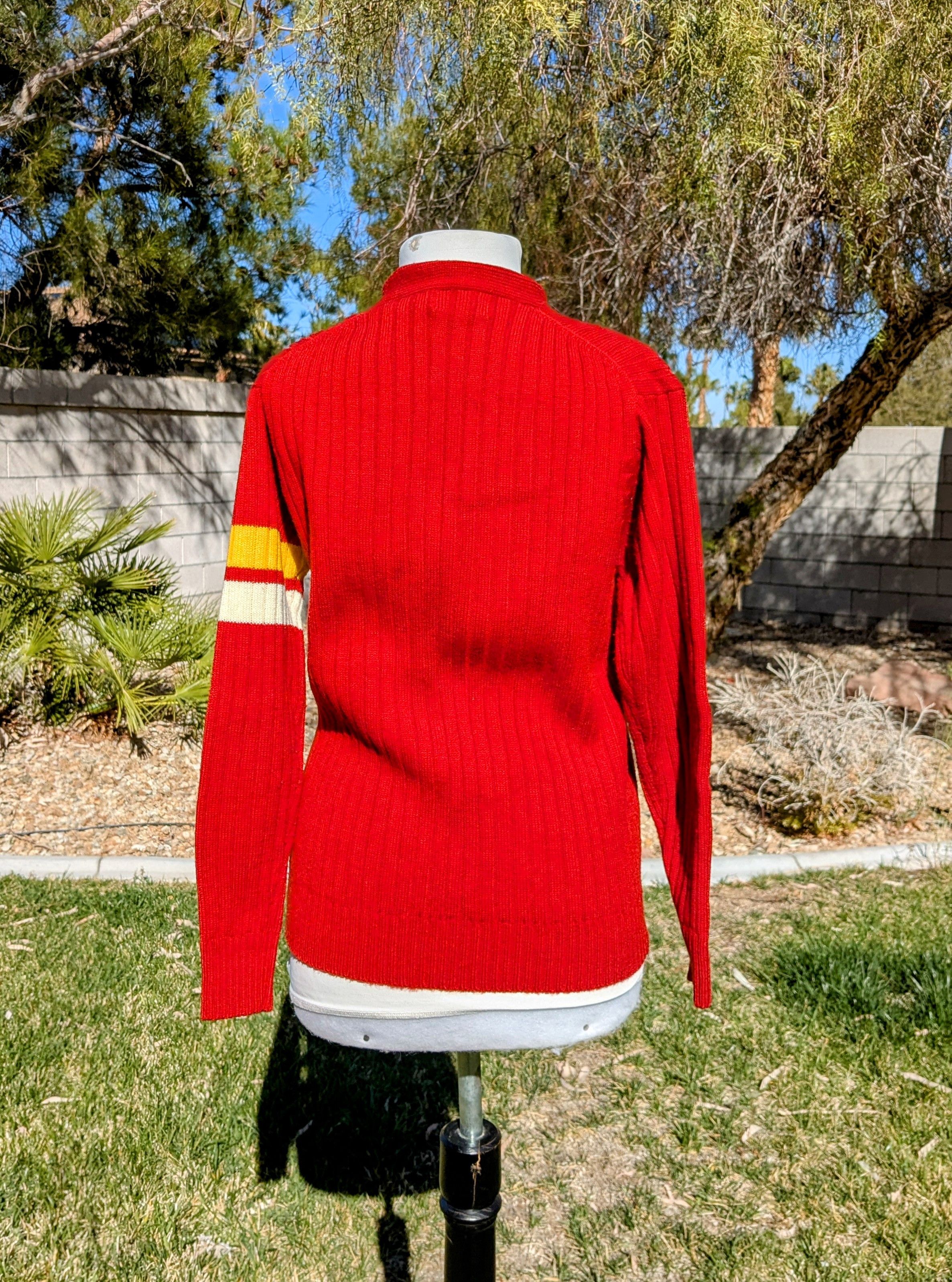 Vintage Vintage 1970s Grand Knitwear 100% Acrylic Cardigan Sweater Size M / US 6-8 / IT 42-44 - 2 Thumbnail