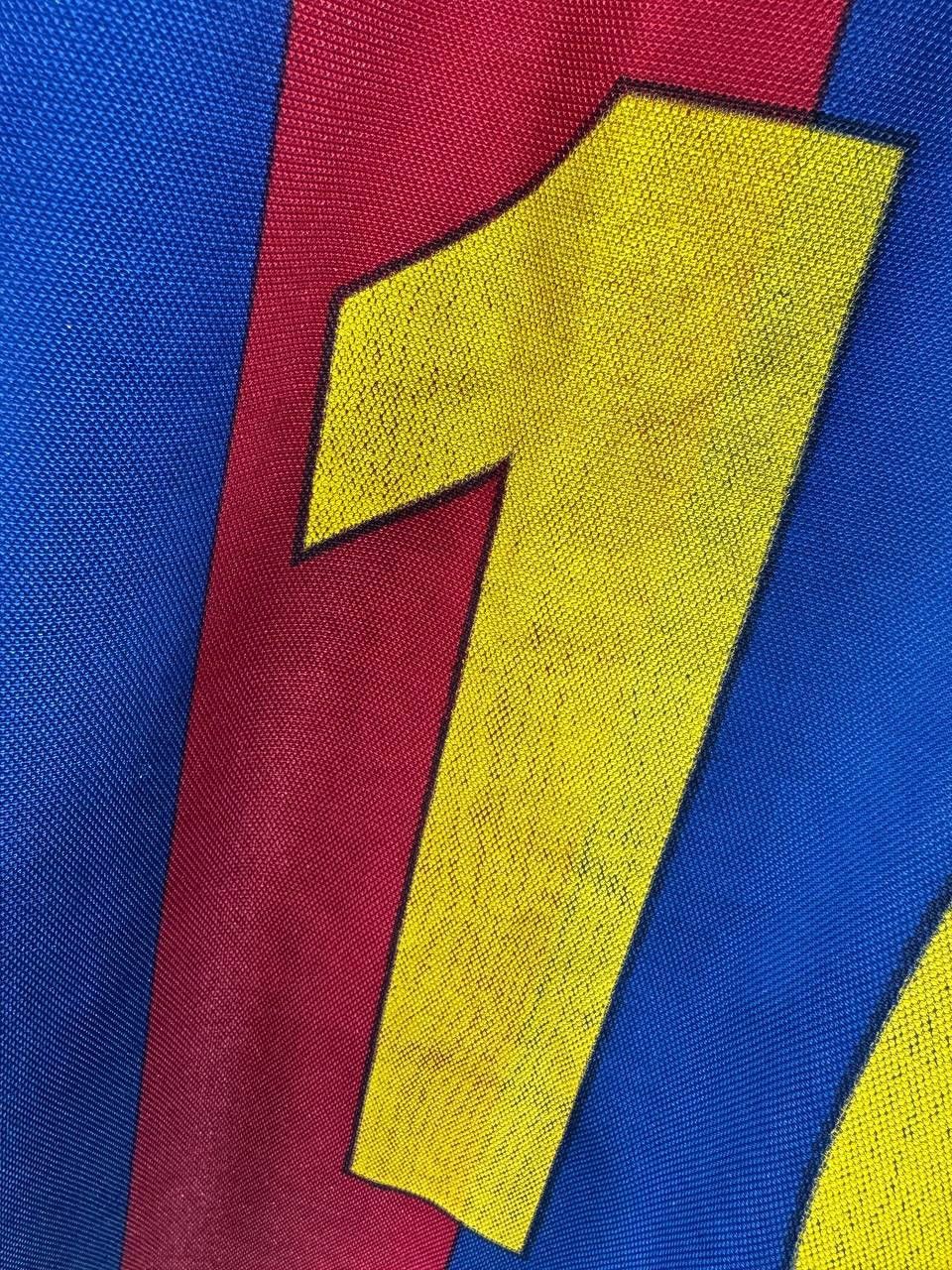 Vintage Vintage FC Barcelona #10 Rivaldo Soccer Jersey Shirt Size US L / EU 52-54 / 3 - 23 Thumbnail