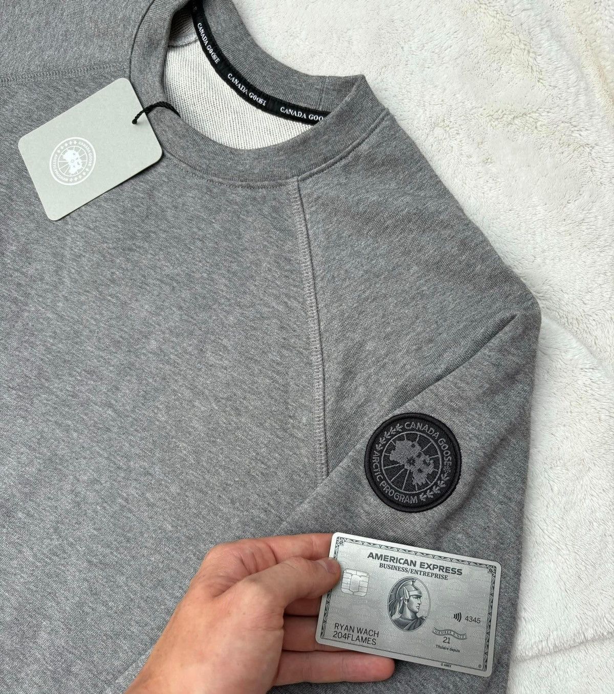 Canada Goose Canada Goose Stone Grey Badge Crewneck Size US S / EU 44-46 / 1 - 2 Thumbnail