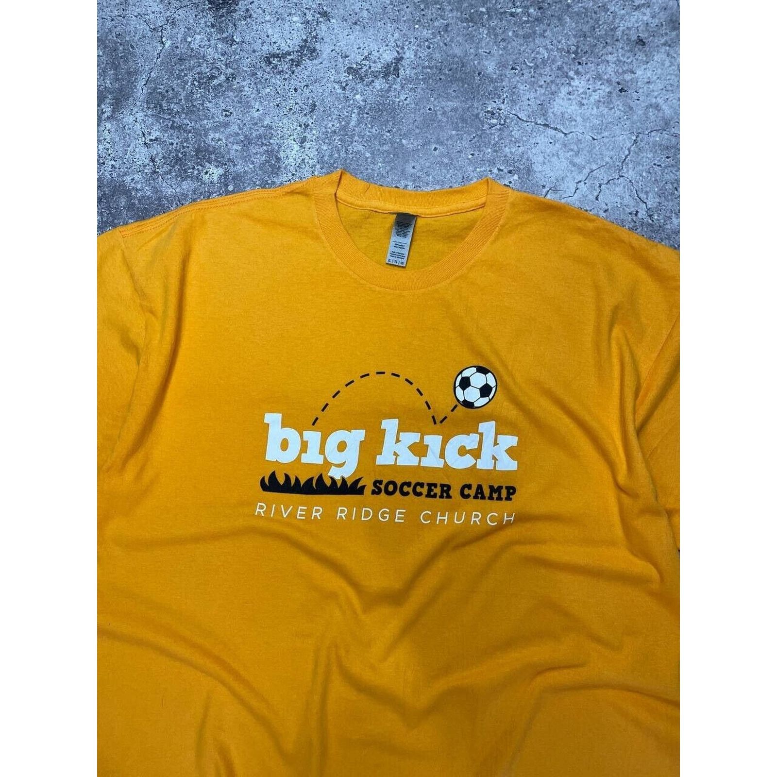 Gildan × Vintage Vintage Big Kick Soccer Camp River Ridge Church Sports Tee Size US XL / EU 56 / 4 - 4 Thumbnail