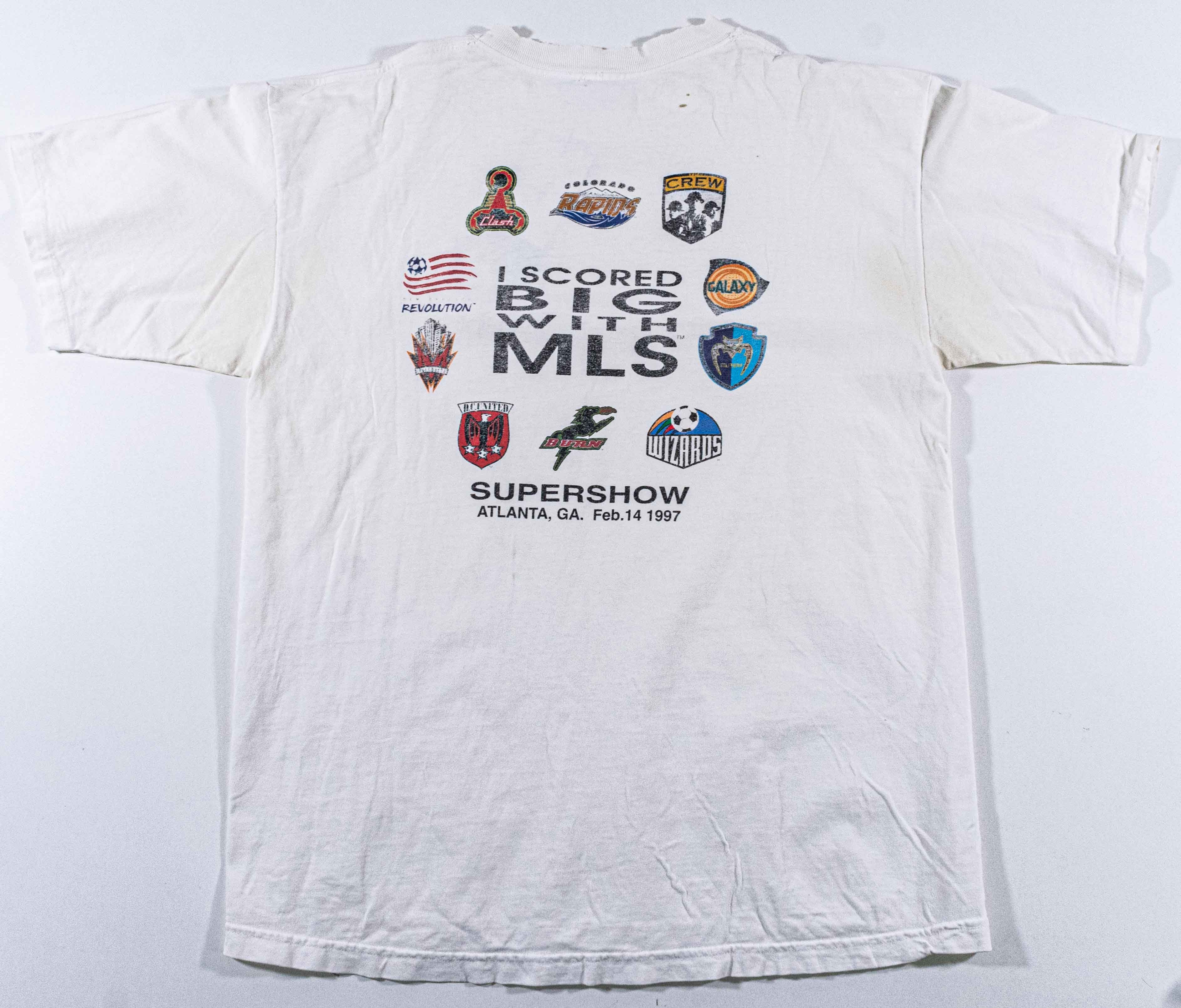 Vintage Vintage 1997 MLS Supershow T Shirt 90s Soccer Thrashed Size US L / EU 52-54 / 3 - 15 Thumbnail