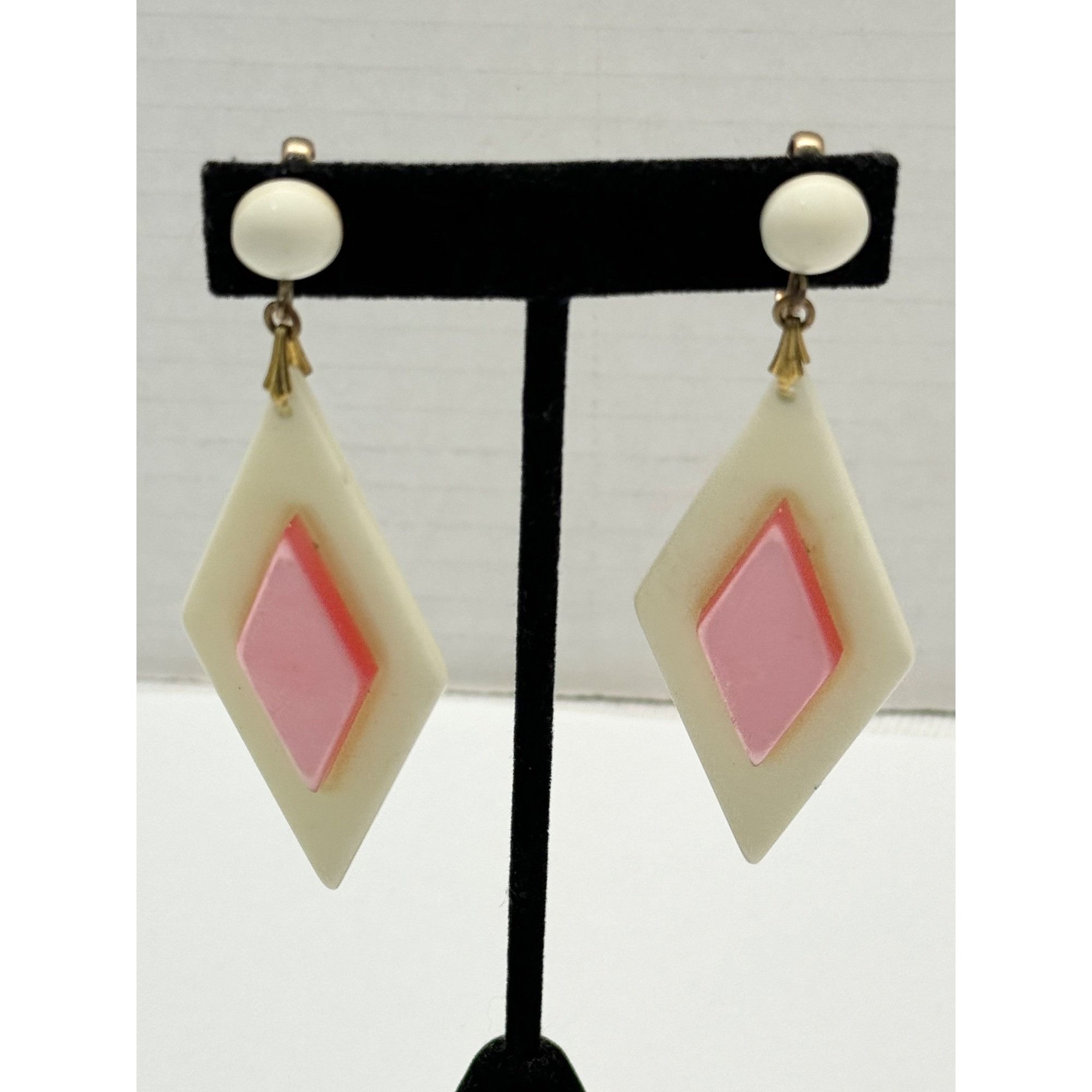 Vintage Vintage pink plastic dangle drop earrings Size ONE SIZE - 3 Thumbnail