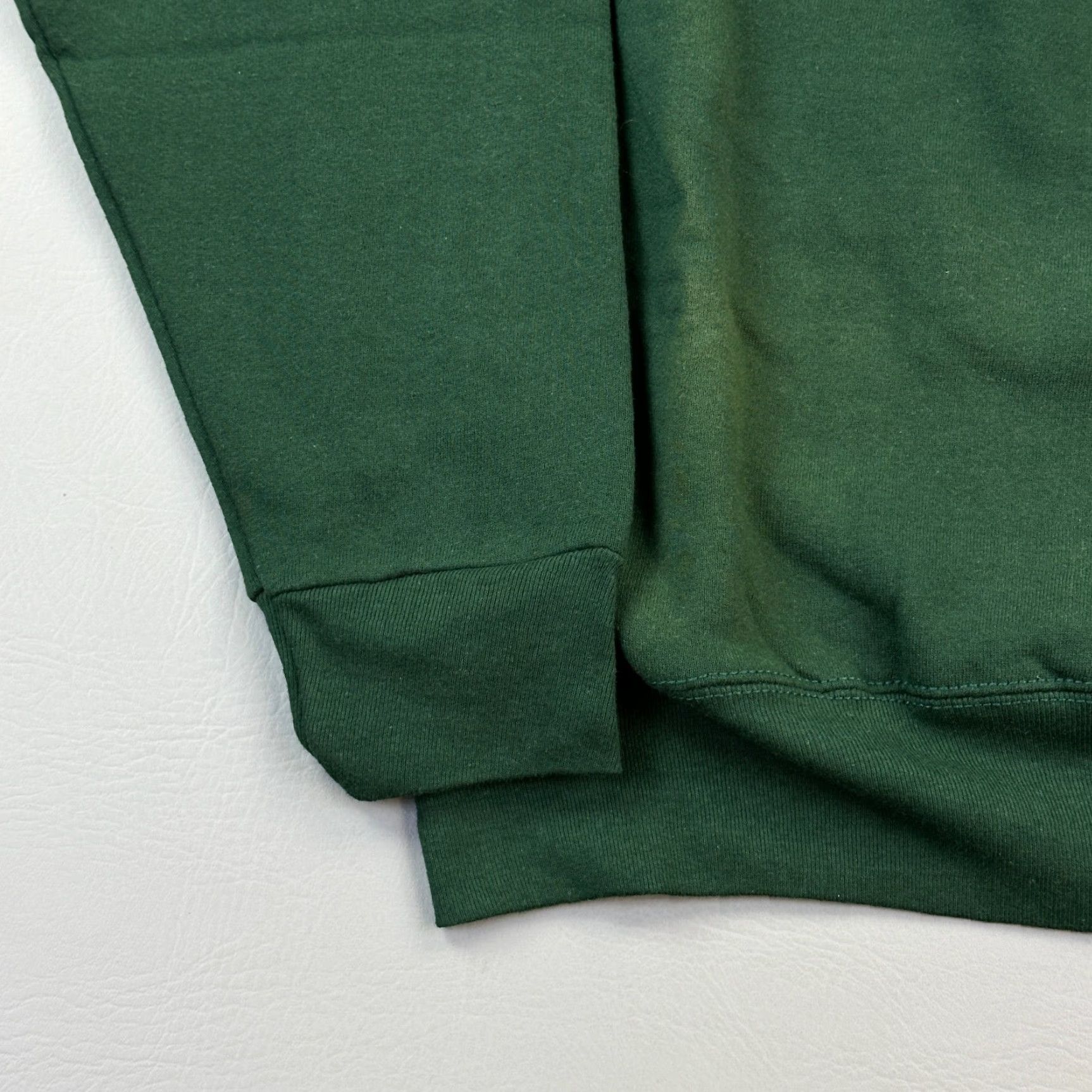 Fruit Of The Loom VINTAGE Fruit of the Loom Sweatshirt Women’s Large Green Santa Embroidered NWT Christmas Size L / US 10 / IT 46 - 2 Thumbnail