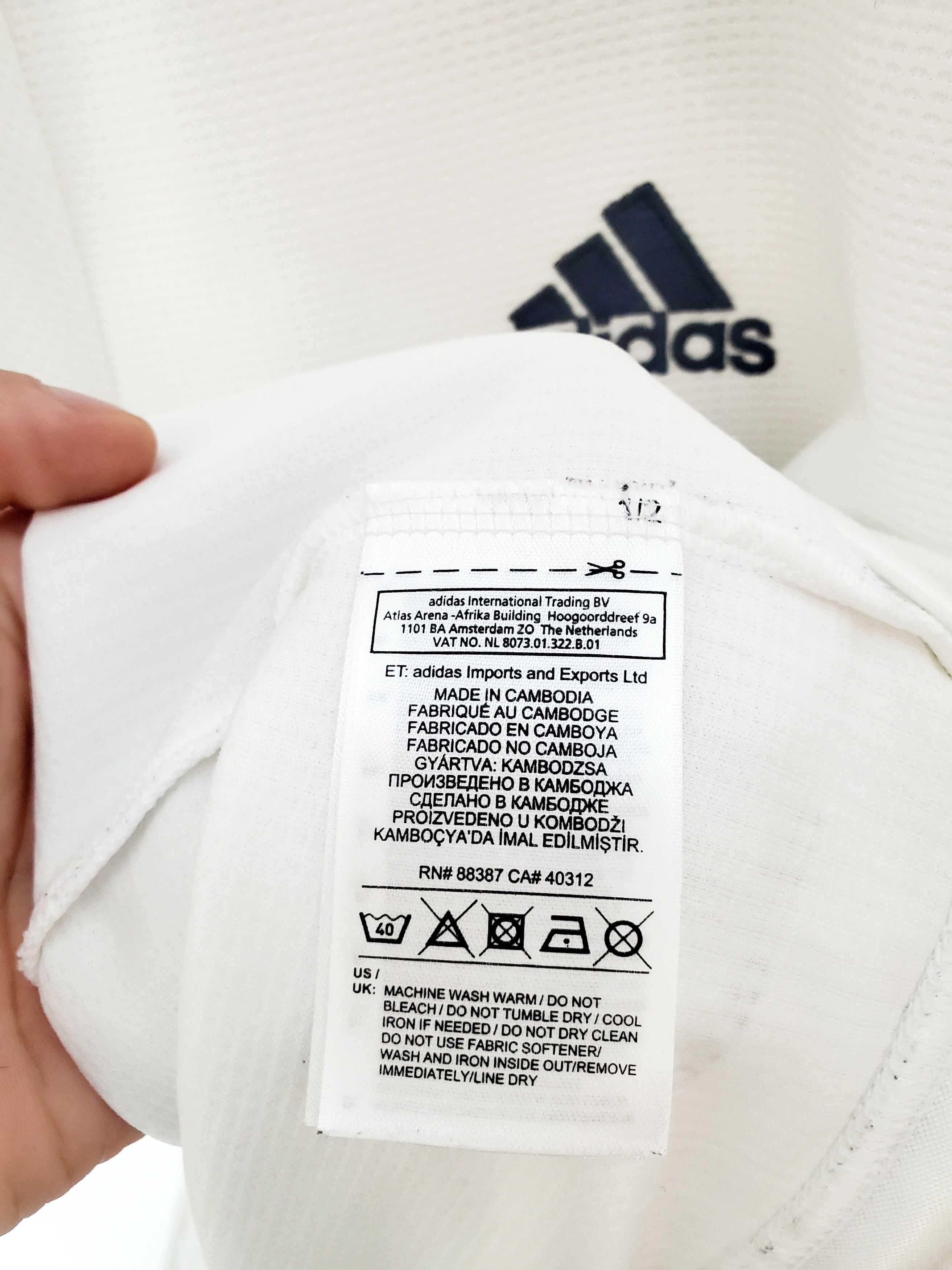 Adidas REAL MADRID Cristiano Ronaldo Record Goalscorer Tshirt L Size US L / EU 52-54 / 3 - 6 Thumbnail