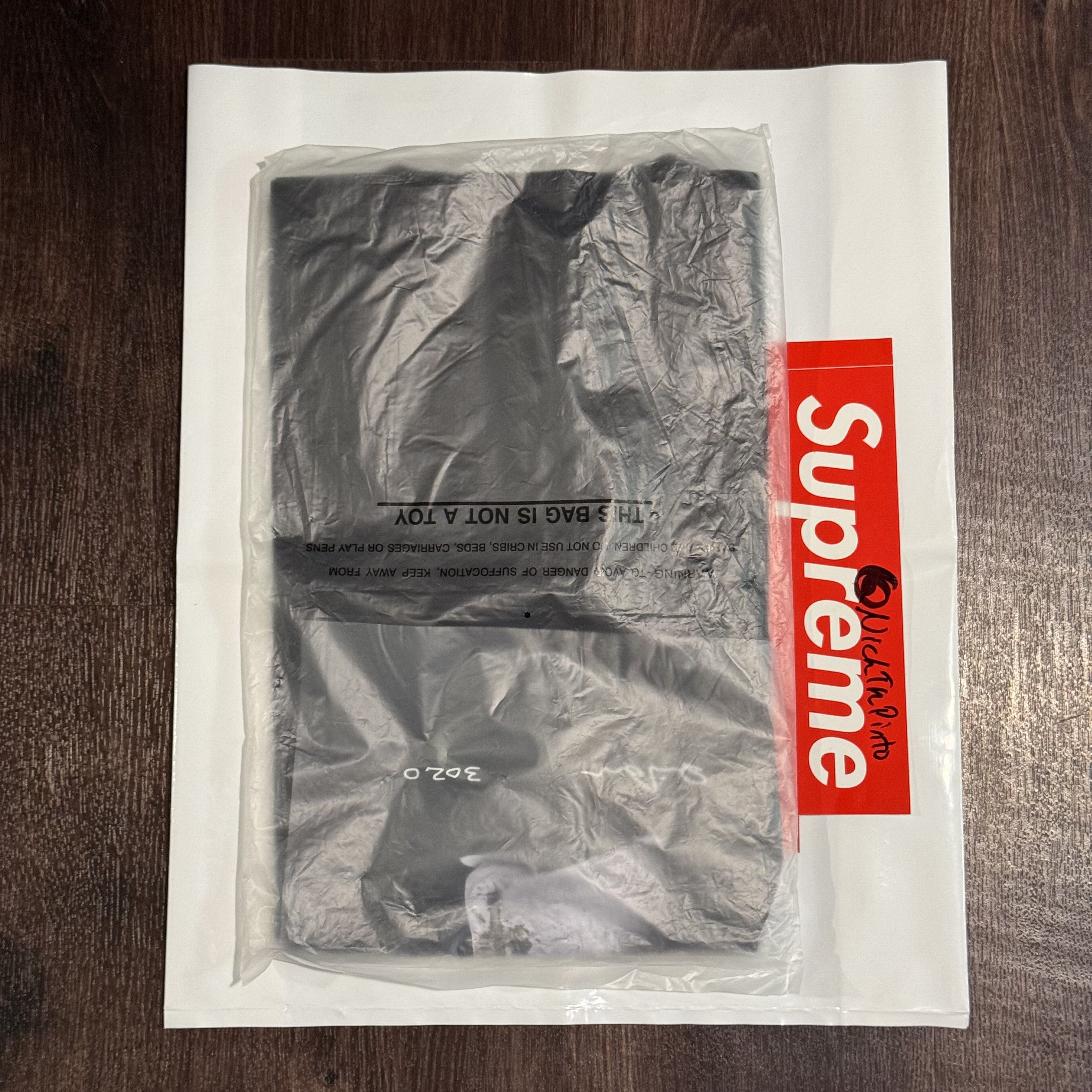 Daniel Arsham × Pokemon × Uniqlo Pikachu Tee Size US S / EU 44-46 / 1 - 3 Thumbnail