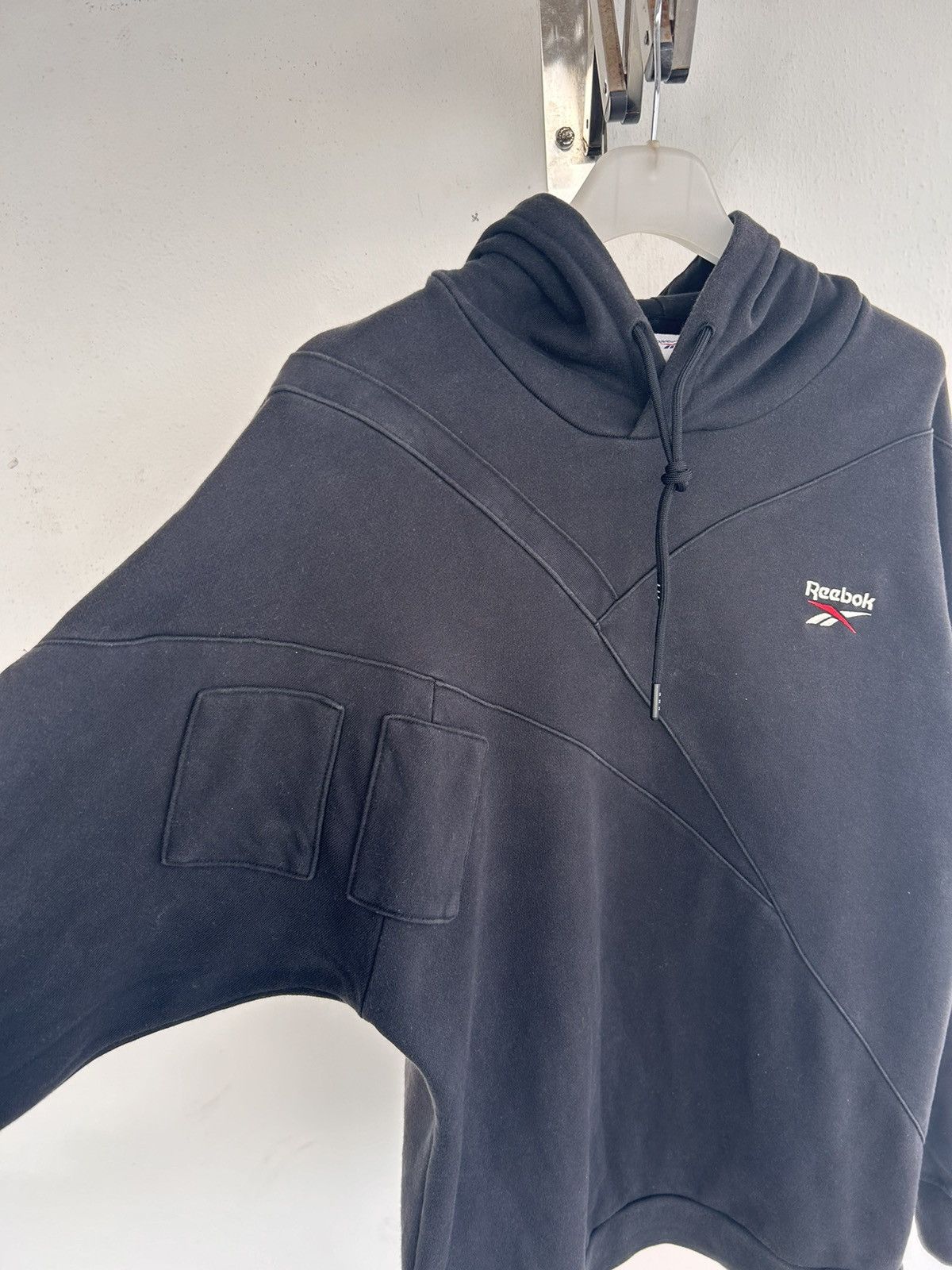 Reebok Reebok hoodie black embroidery logo Size US L / EU 52-54 / 3 - 3 Thumbnail