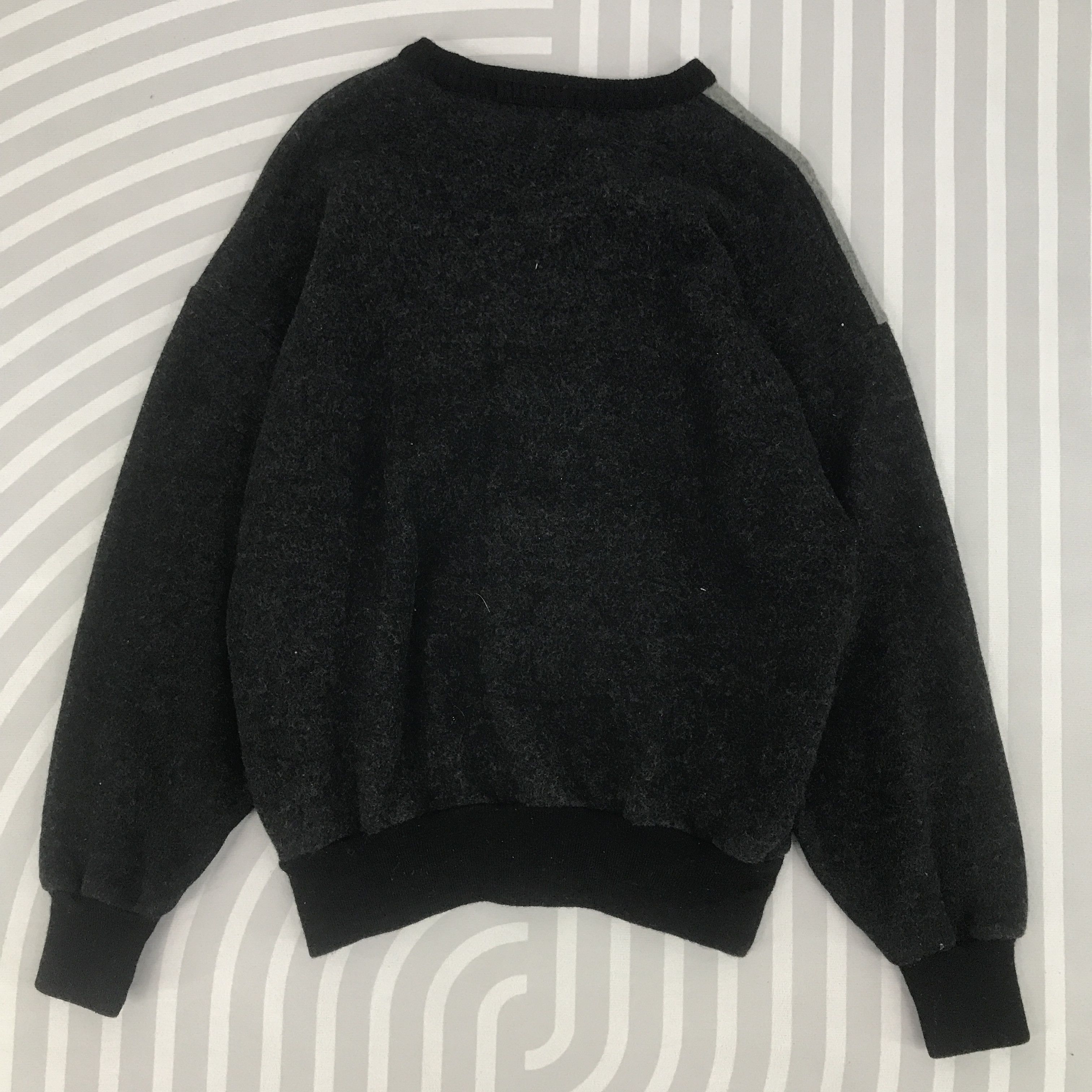 Japanese Brand × Vintage Vintage Via appila Japan design wool sweatshirt Size US L / EU 52-54 / 3 - 3 Thumbnail