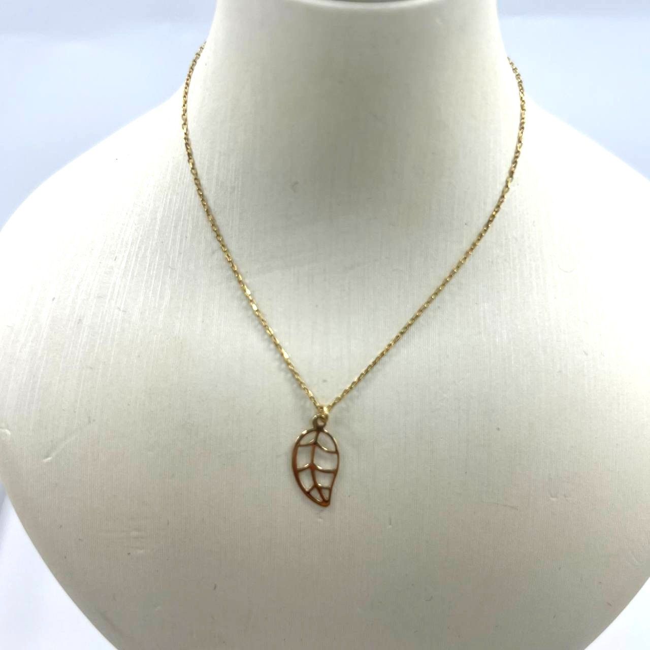 Other New Delicate 14K yellow gold necklace leaf design Size ONE SIZE - 1 Thumbnail