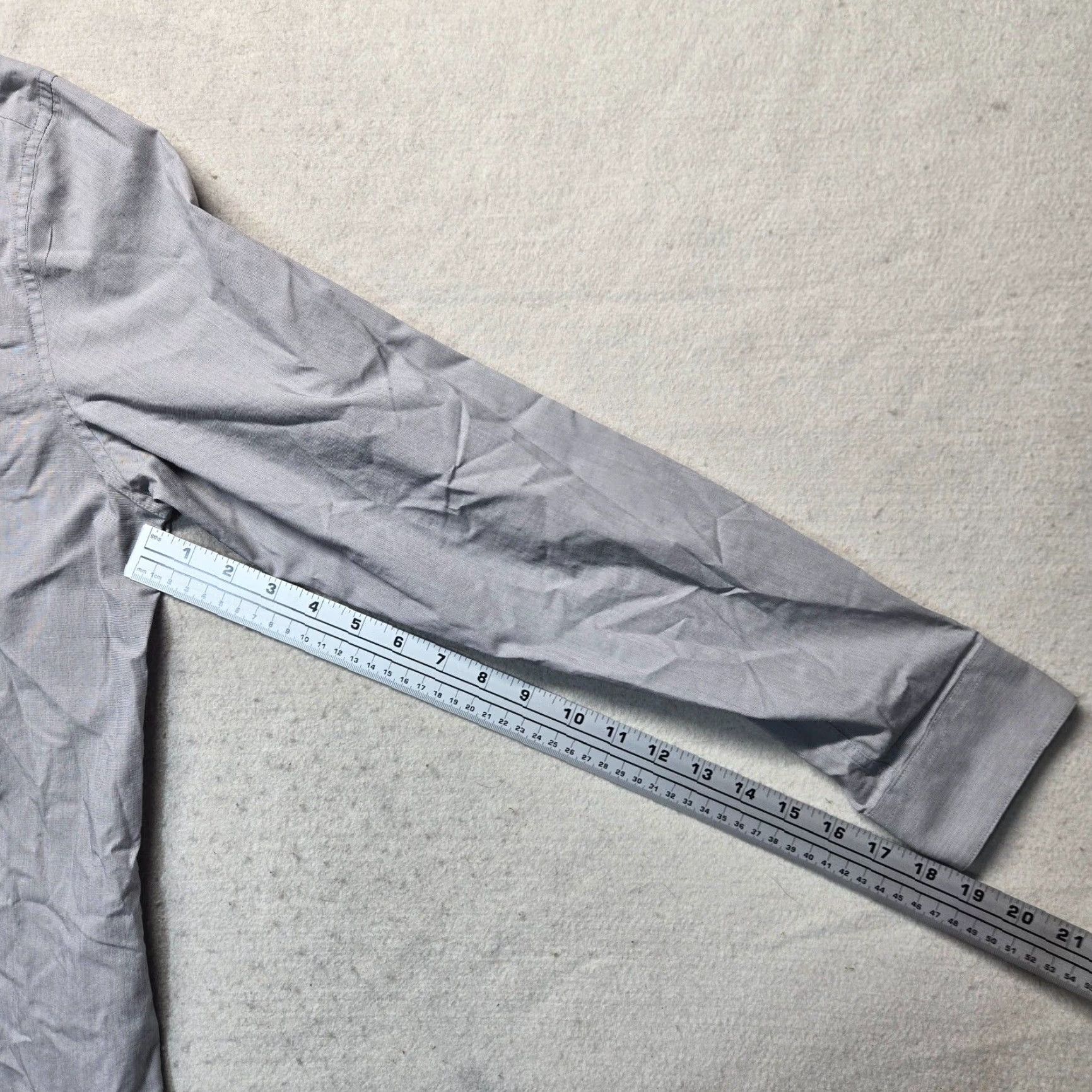 Kenneth Cole Kenneth Cole Reaction Slim Fit Gray Dress Shirt Adult Men's 16.5 34-35 Wrinkle Resistant Breathable Casual Classic Size US L / EU 52-54 / 3 - 5 Thumbnail