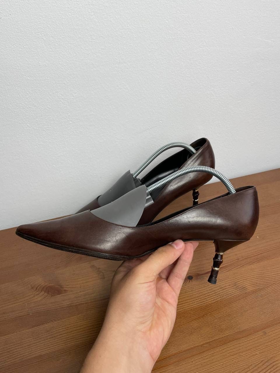 Gucci × Vintage Gucci Vintage Brown Bamboo Leather Pumps Luxury Brand Size US 8 / IT 38 - 4 Thumbnail