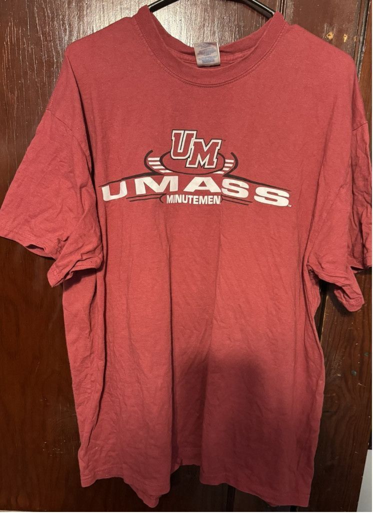 Gildan UMass Minutemen Basketball T-shirt Men's XL Red Size US XL / EU 56 / 4 - 1 Thumbnail