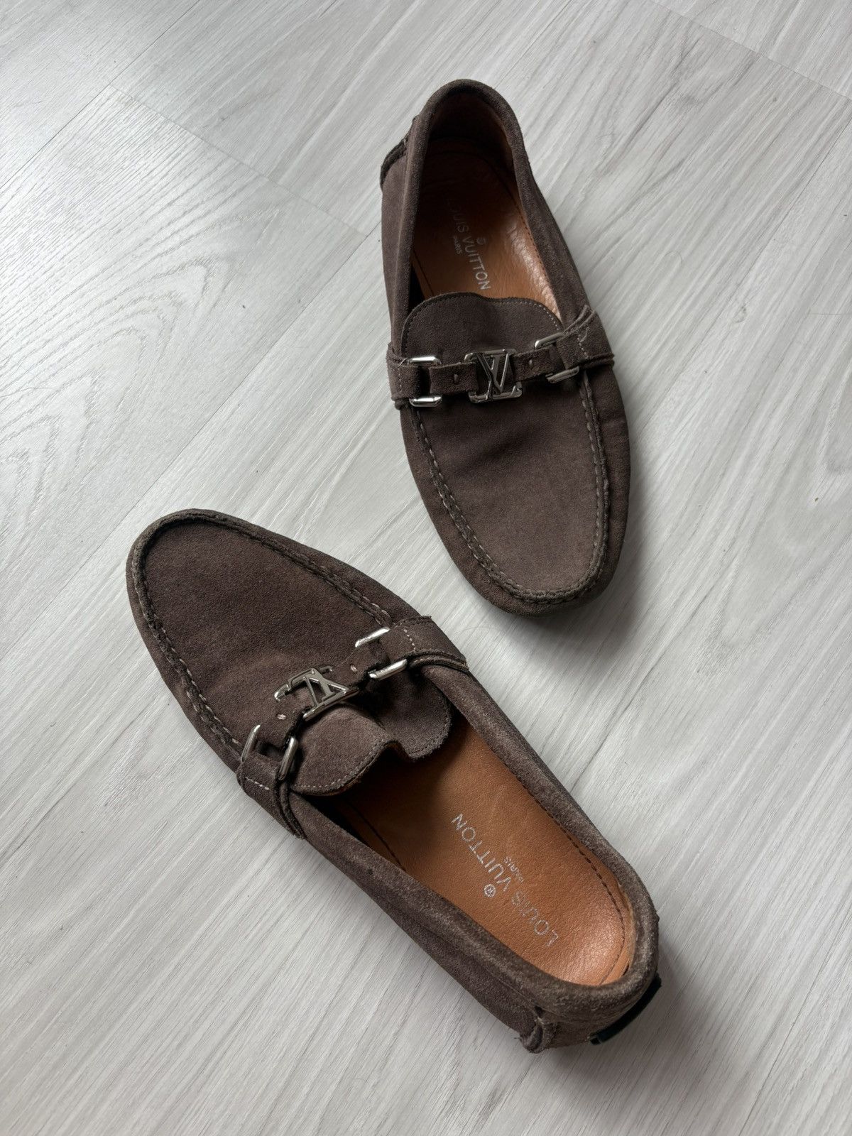 Louis Vuitton Limited edition Louis Vuitton suede loafers Size US 9 / EU 42 - 15 Thumbnail