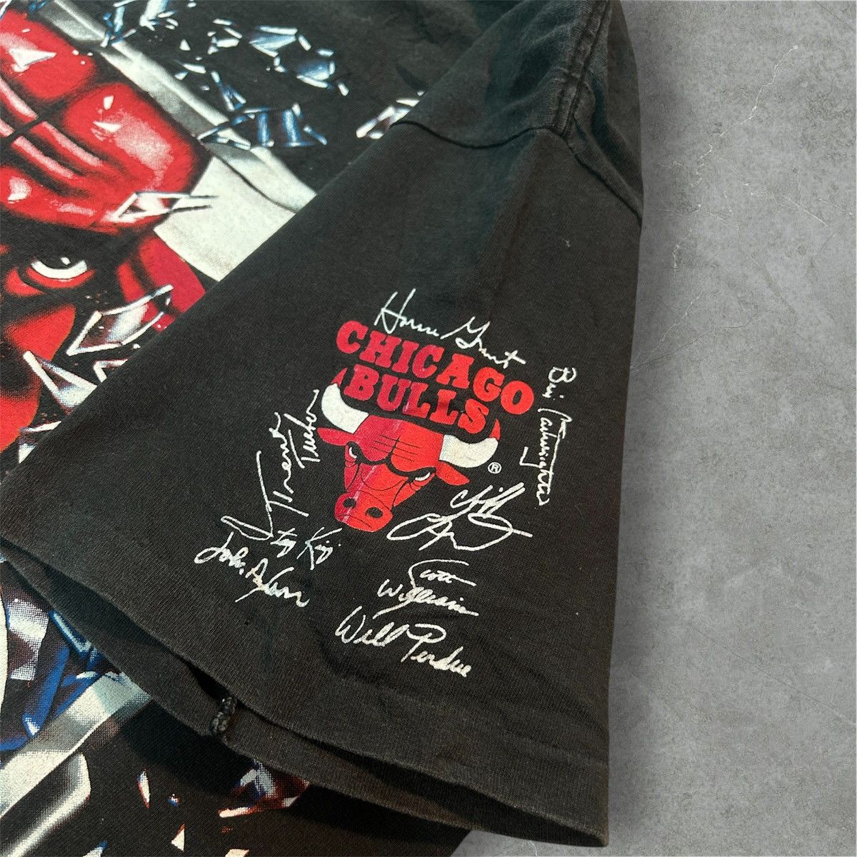 Changes 1992 Vintage Chicago Bulls Shatterred Backboard Tee Size US L / EU 52-54 / 3 - 3 Thumbnail