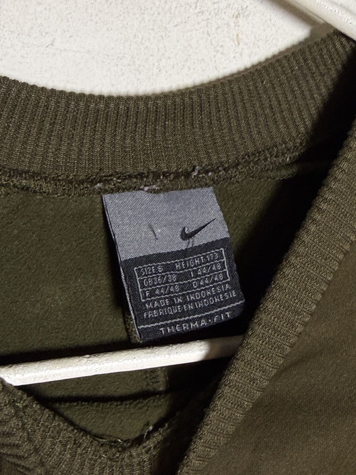Nike Vintage Nike Crewneck Center Swoosh Sweatshirt travis cactus Size US S / EU 44-46 / 1 - 9 Thumbnail