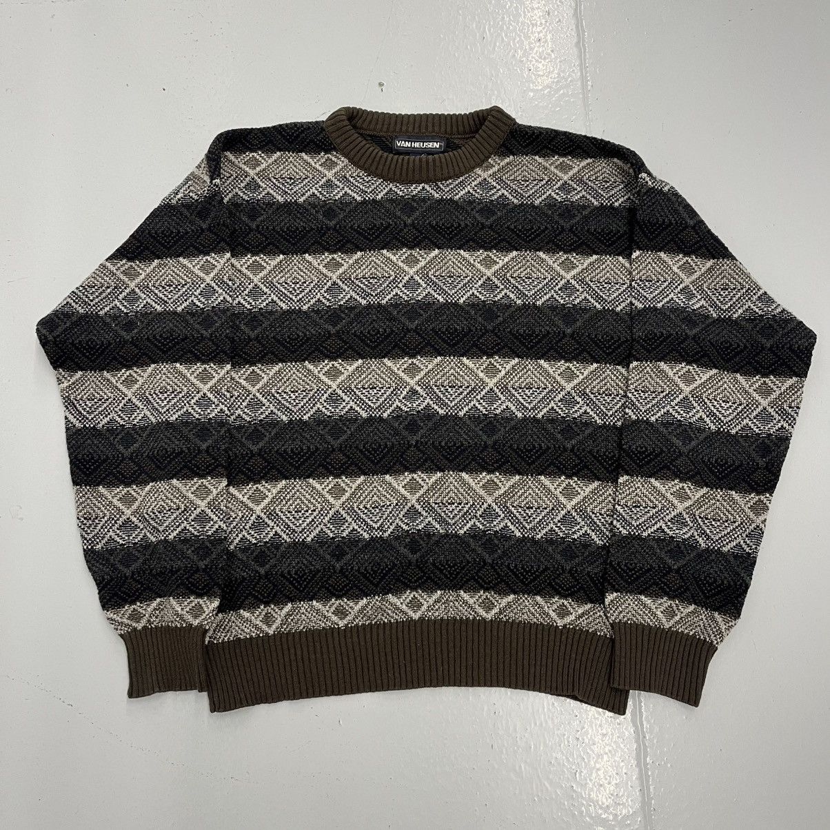 Van Heusen Vintage 90s Van Heusen Brown Geometric Pattern Sweater Size US L / EU 52-54 / 3 - 1 Thumbnail