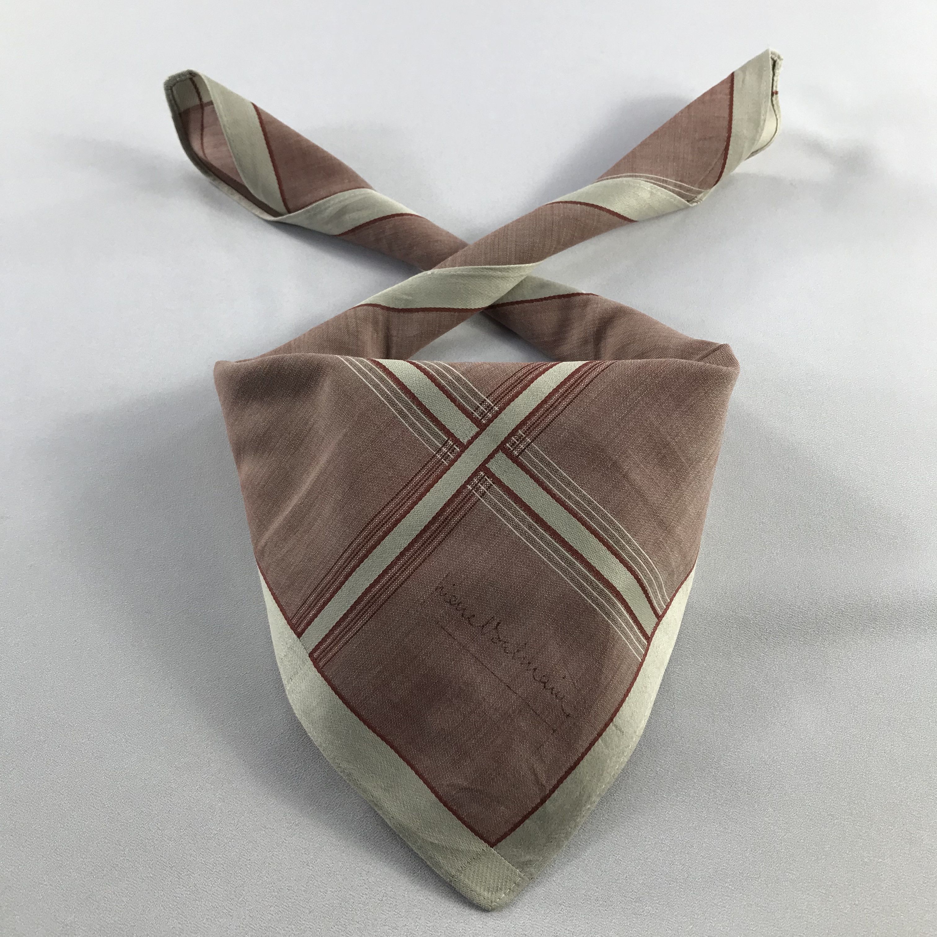 Pierre Balmain Pierre Balmain Handkerchief / Bandana / Neckerchief C591 Size ONE SIZE - 1 Thumbnail