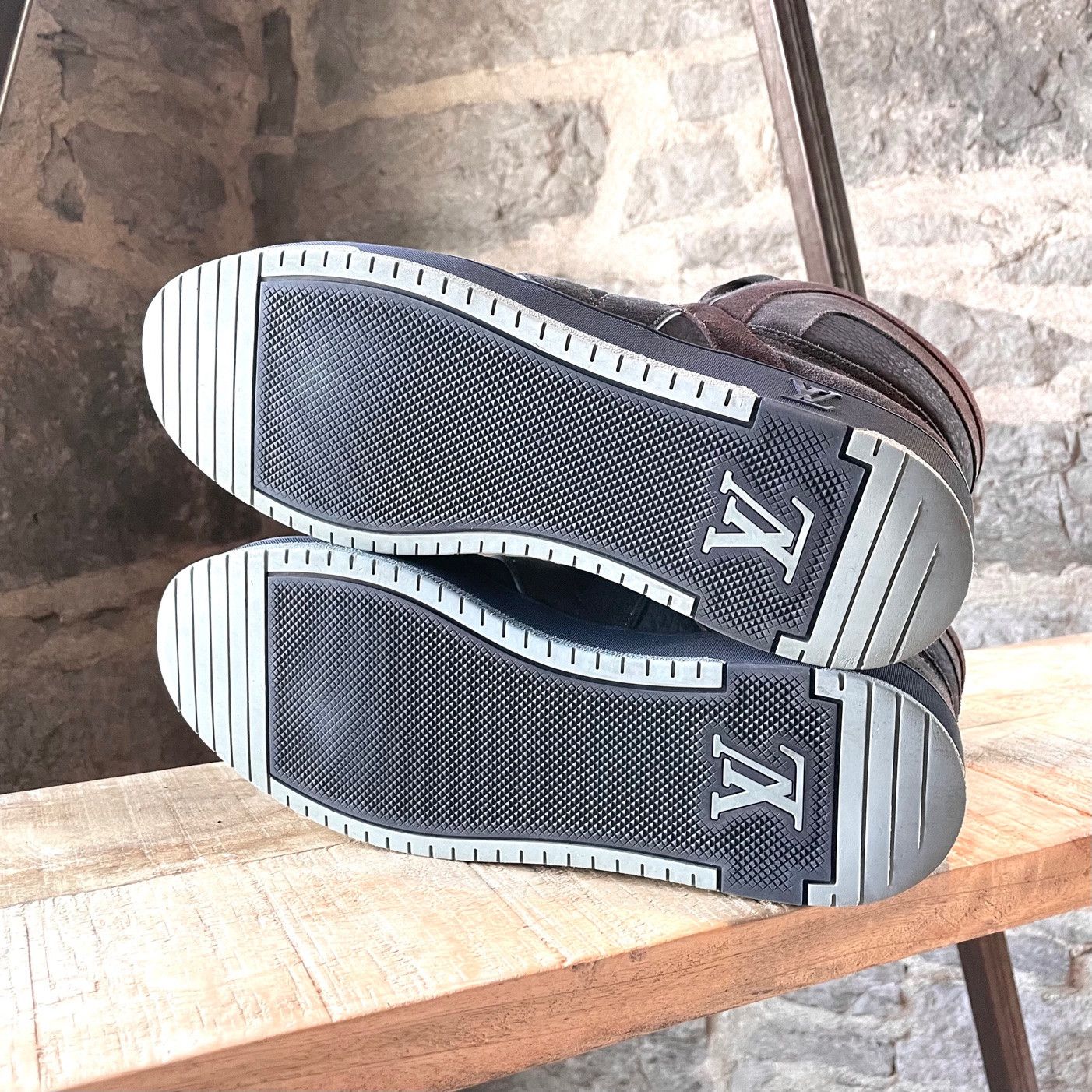 Louis Vuitton Louis Vuitton Brown Navy Suede High-Top Sneakers Size US 9 / EU 42 - 10 Thumbnail