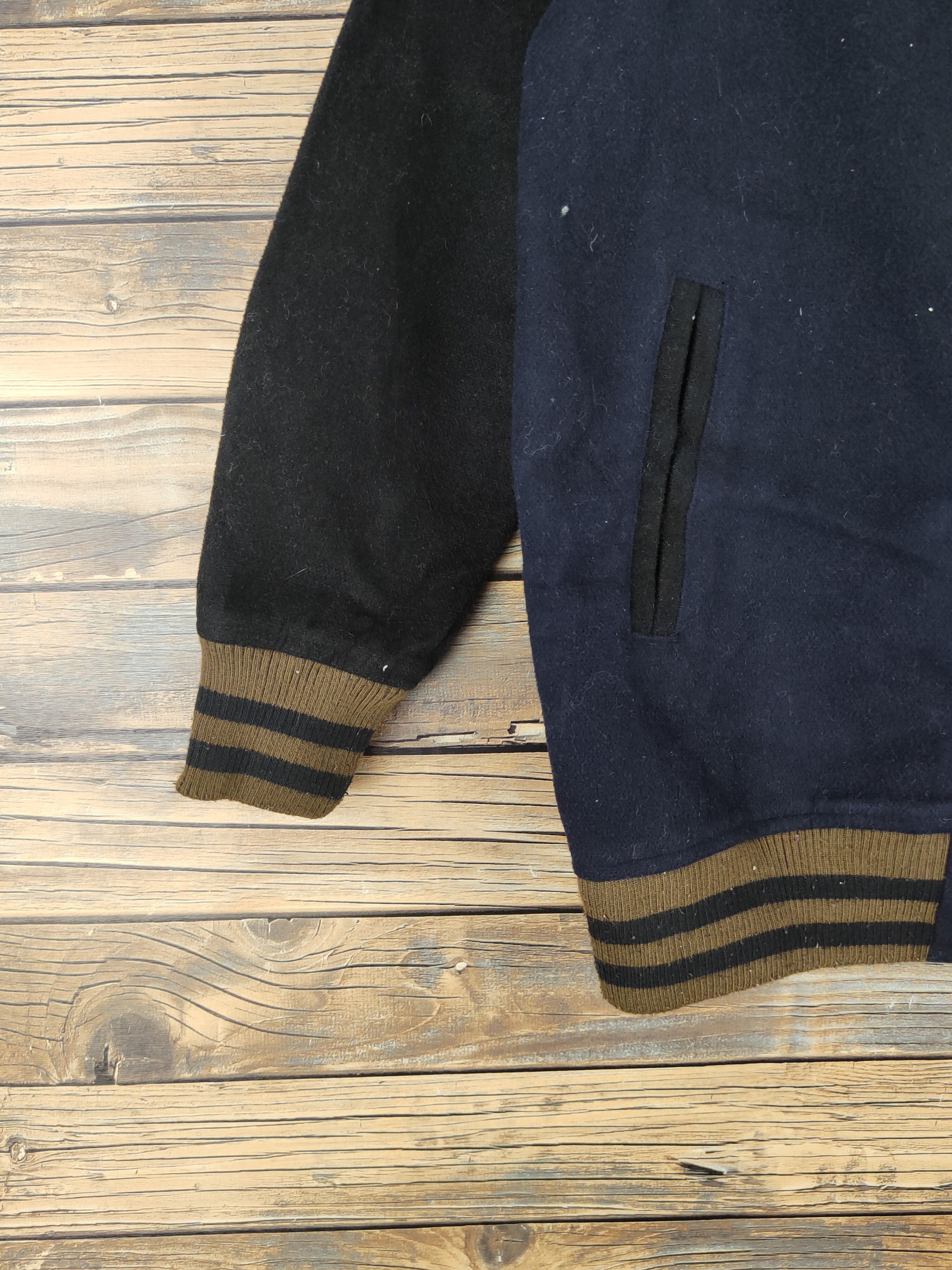 Disney Disney Navy Black Donald Duck Varsity Jackets #W1077 Size US S / EU 44-46 / 1 - 5 Thumbnail