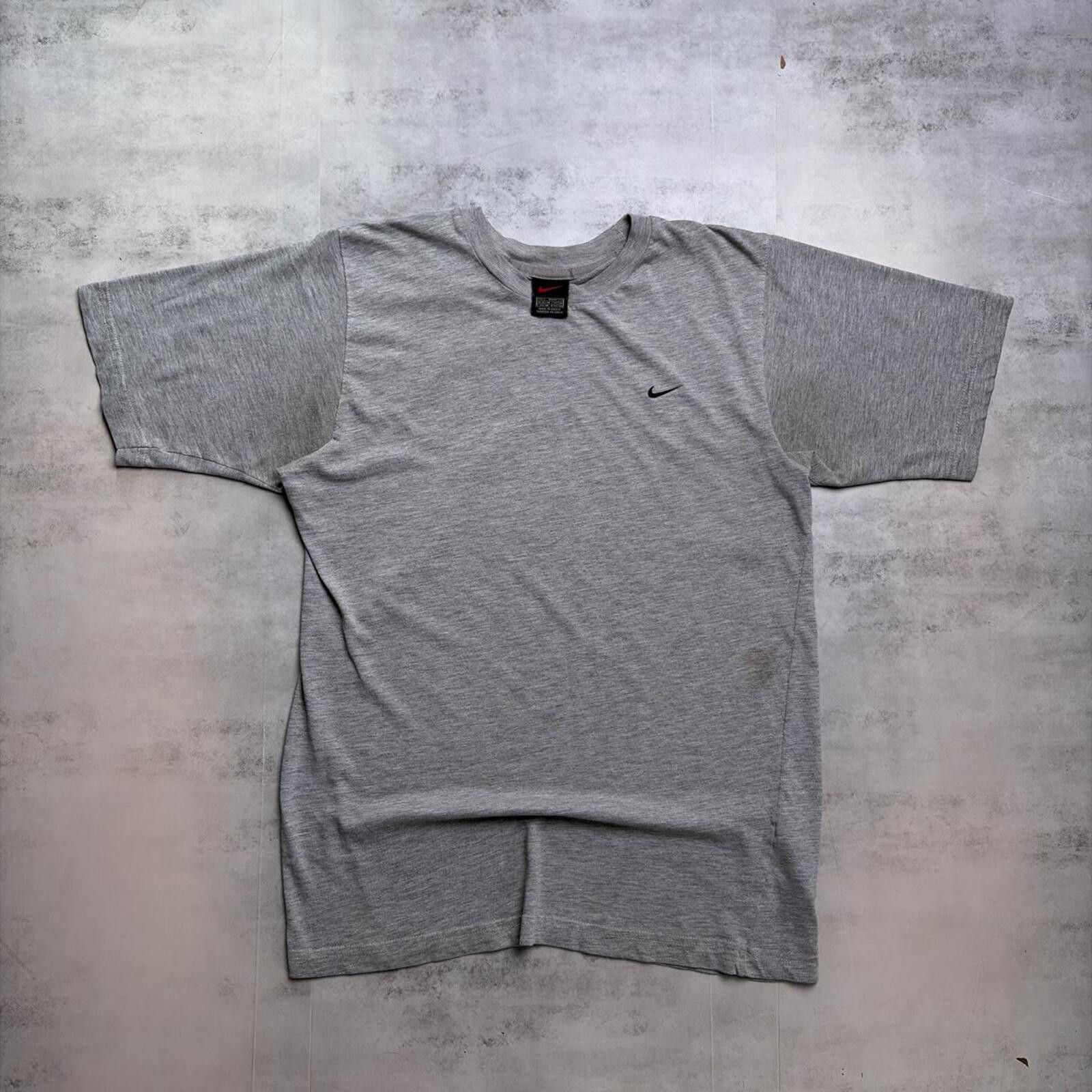Nike Vintage Grey Nike Mini Swoosh Distressed T-Shirt Size US S / EU 44-46 / 1 - 1 Thumbnail