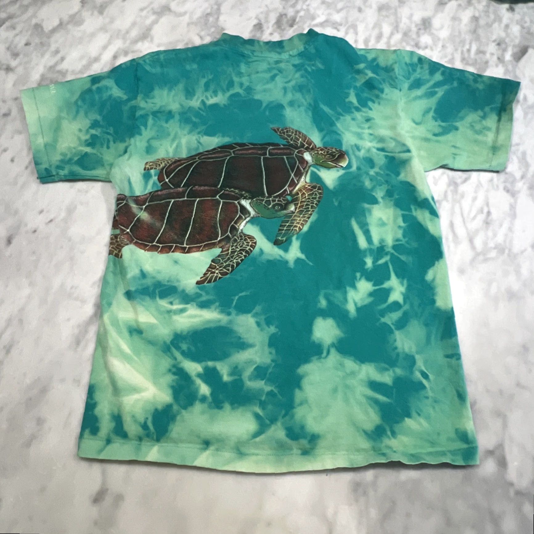 Vintage VINTAGE Sea Turtles Graphic Tee Shirt Men’s Medium Tie-Dyed Bleached Green 1990s Mens M Short Sleeve Cotton Size US M / EU 48-50 / 2 - 7 Thumbnail
