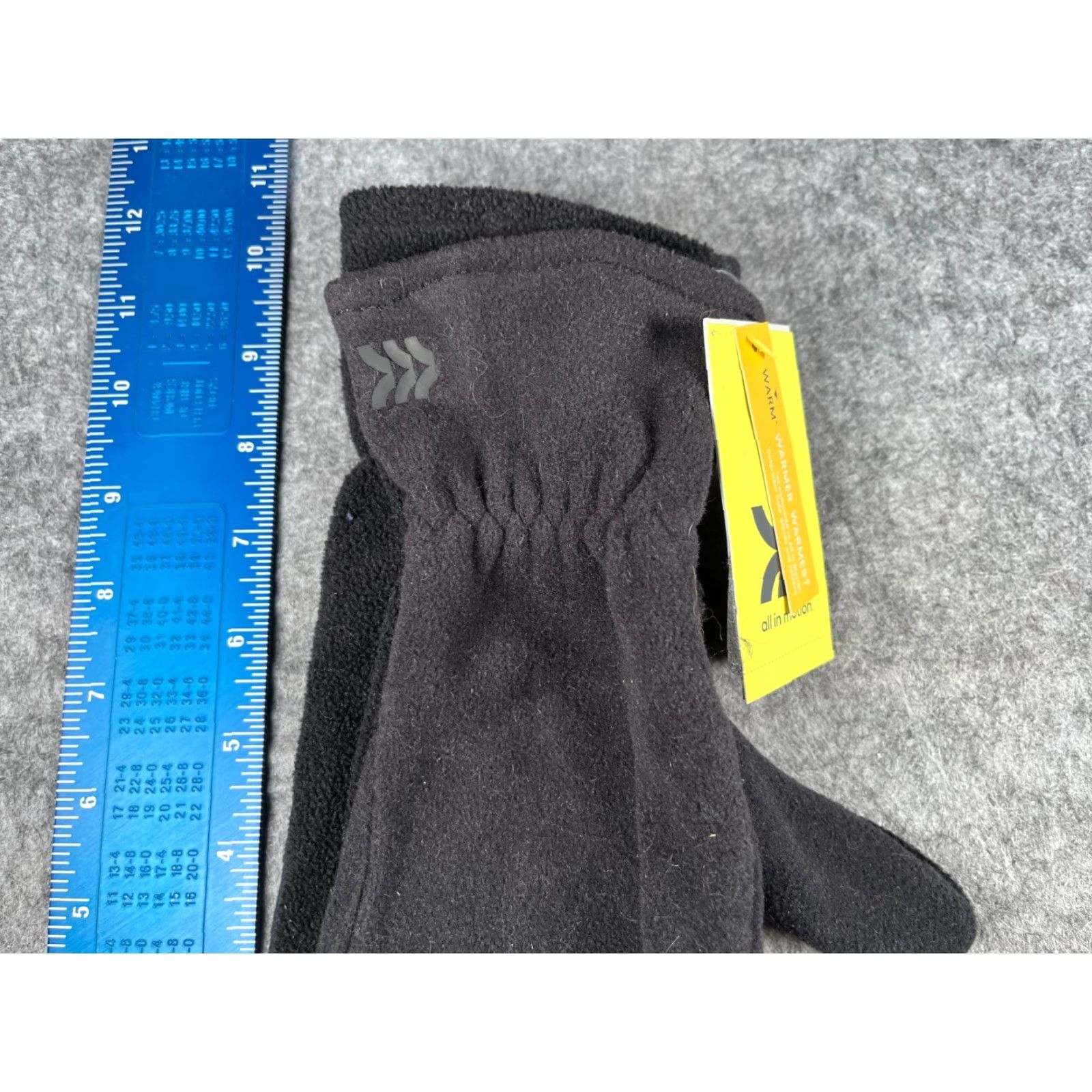 Vintage All In Motion Gloves Adult One Size Black Polyester Fleece Winter Ski Mens Size US M / EU 48-50 / 2 - 3 Thumbnail