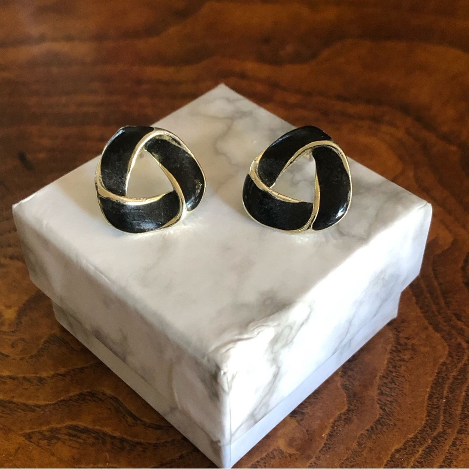 Vintage Vintage 70s black enamel triangle shape pierced earrings Size ONE SIZE - 1 Thumbnail