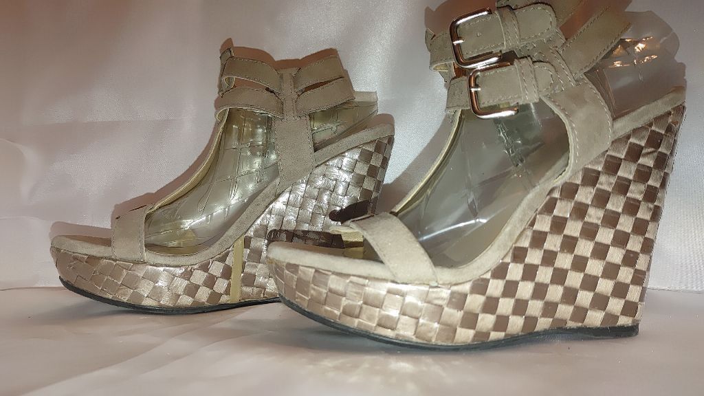 Stuart Weitzman Stuart Weitzman The Teaque "Stunning" Wedge Sandal Size 6.5 Size US 6.5 / IT 36.5 - 3 Thumbnail