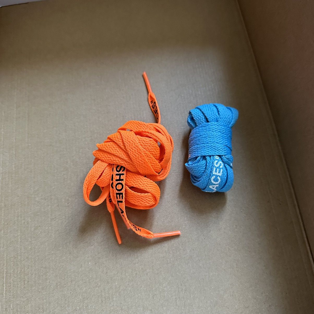 Jordan Brand × Off-White × Virgil Abloh Jordan 1 Retro High Off-White University Blue Size US 7 / IT 37 - 10 Thumbnail