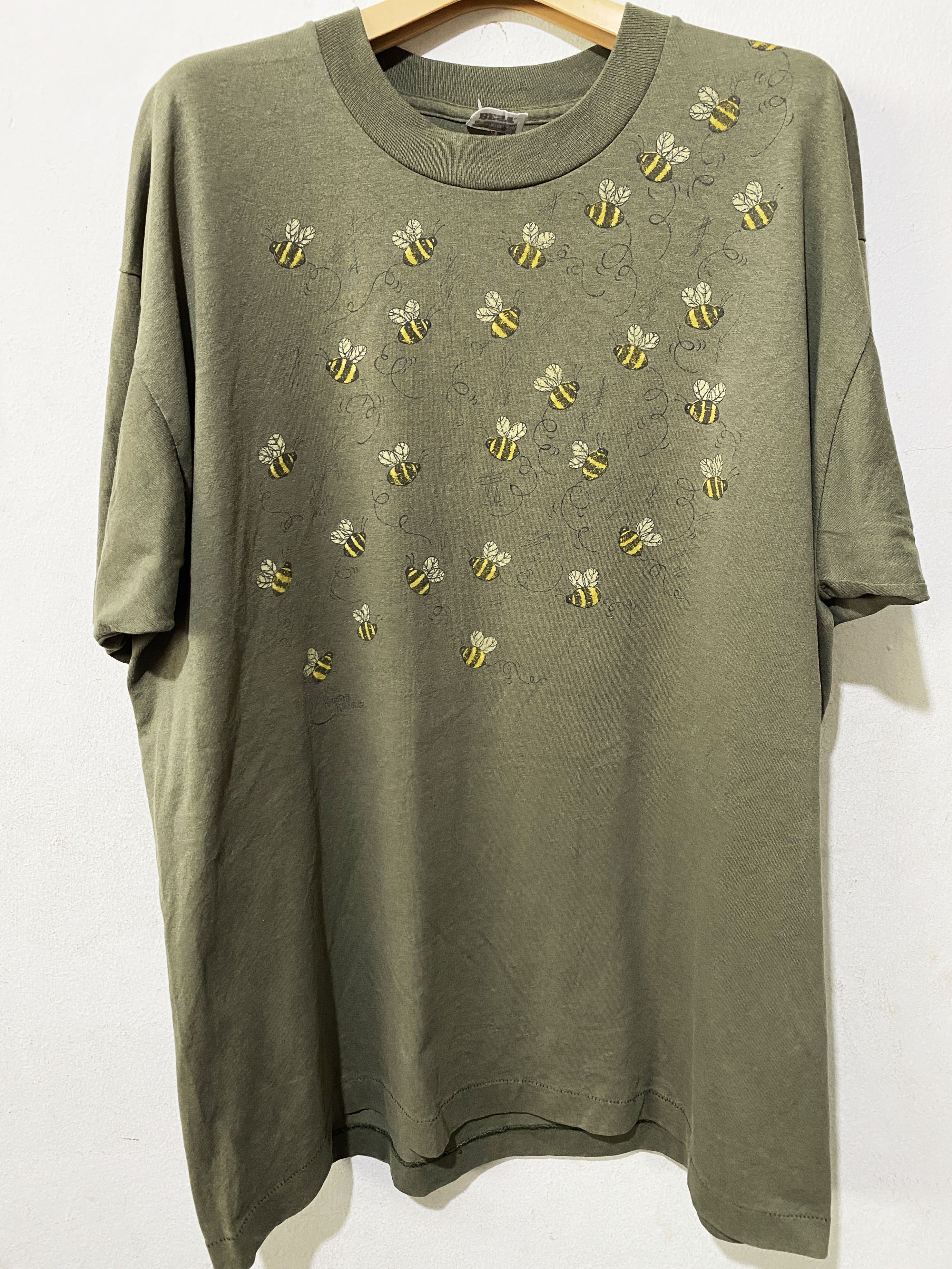 Vintage Vintage 90s Bees Shirt Size US XL / EU 56 / 4 - 1 Thumbnail