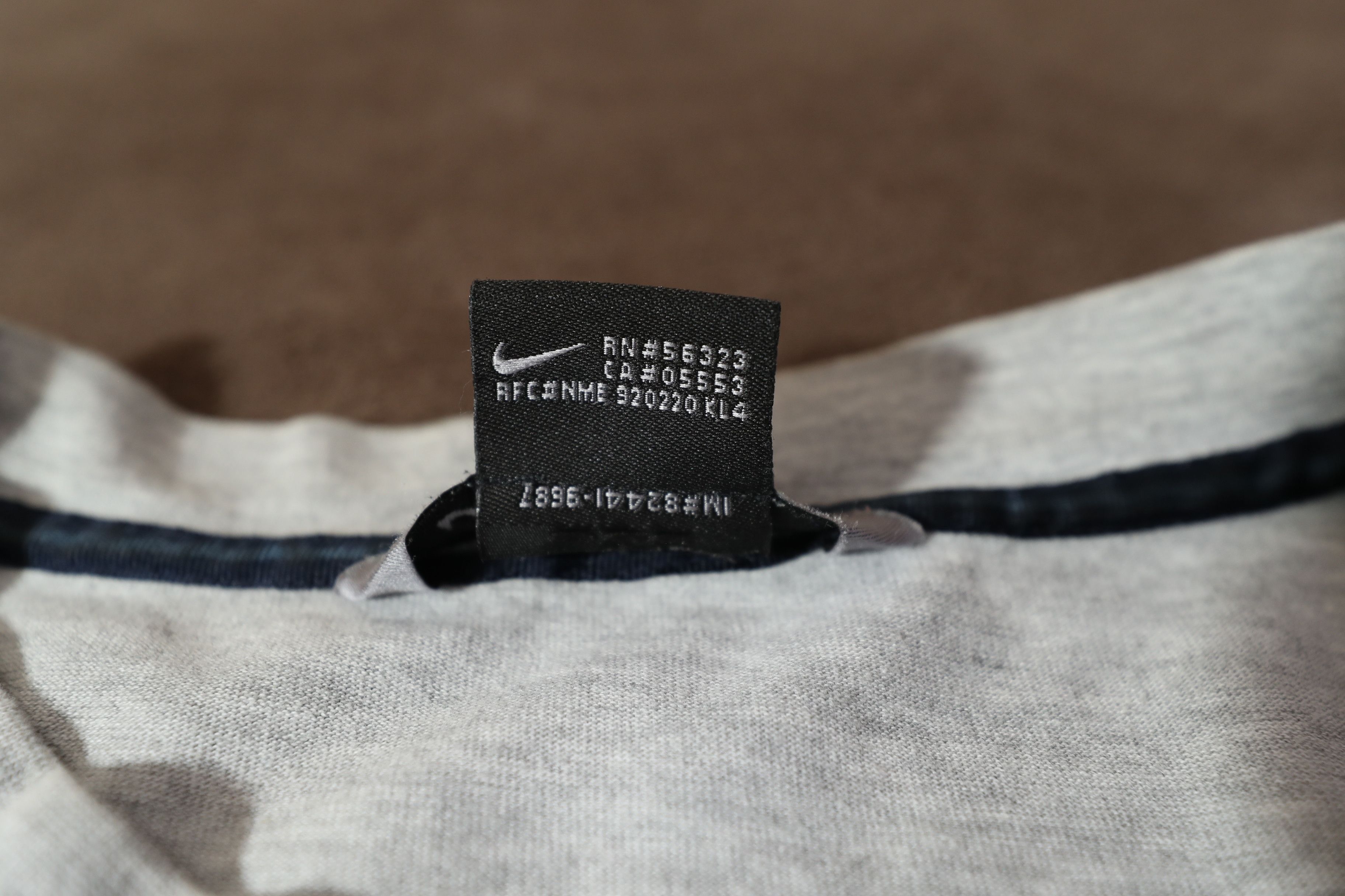 Nike Vintage Y2K Nike Mini Swoosh Long Sleeve (XXL) Size US XXL / EU 58 / 5 - 11 Thumbnail