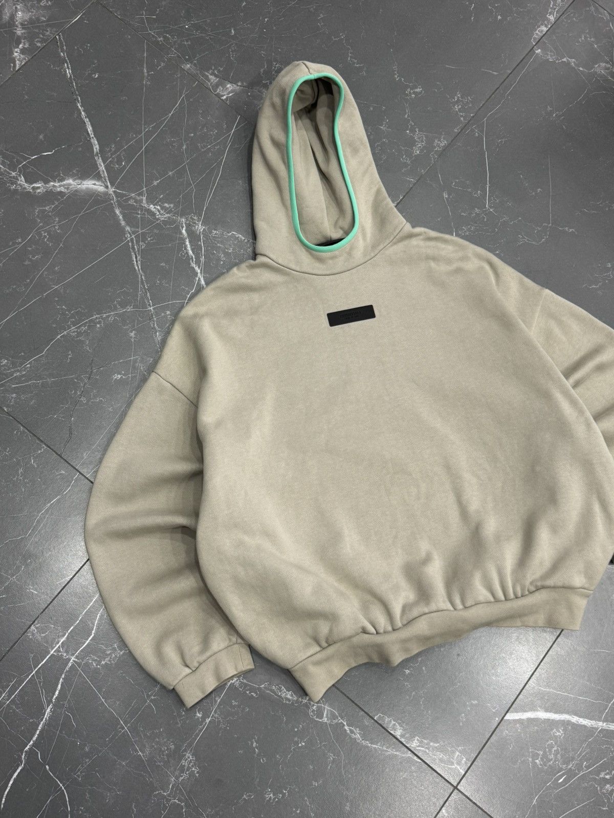 Fear of God Rare Essentials Fear of God oversized box fit hoodie size M Size US M / EU 48-50 / 2 - 5 Thumbnail