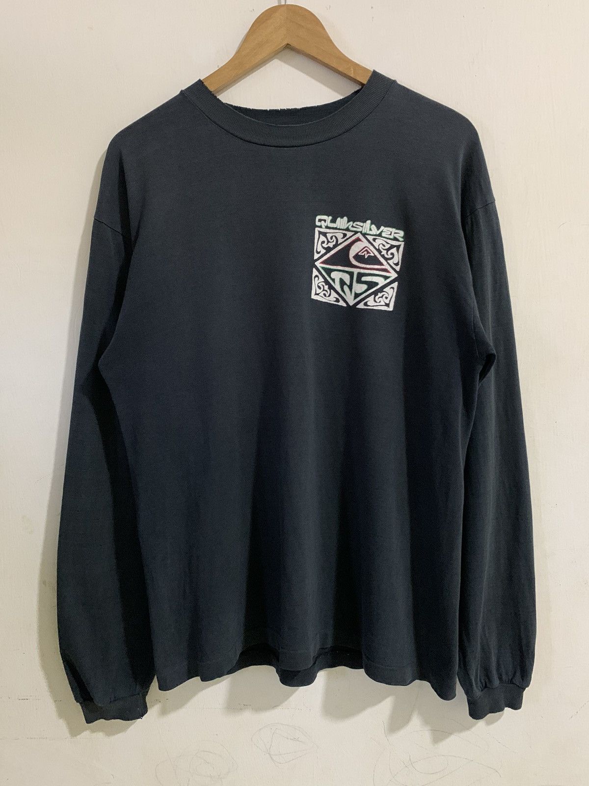 Quicksilver Vintage Quiksilver Big Logo Back Hit Distressed T-shirt Size US L / EU 52-54 / 3 - 2 Thumbnail