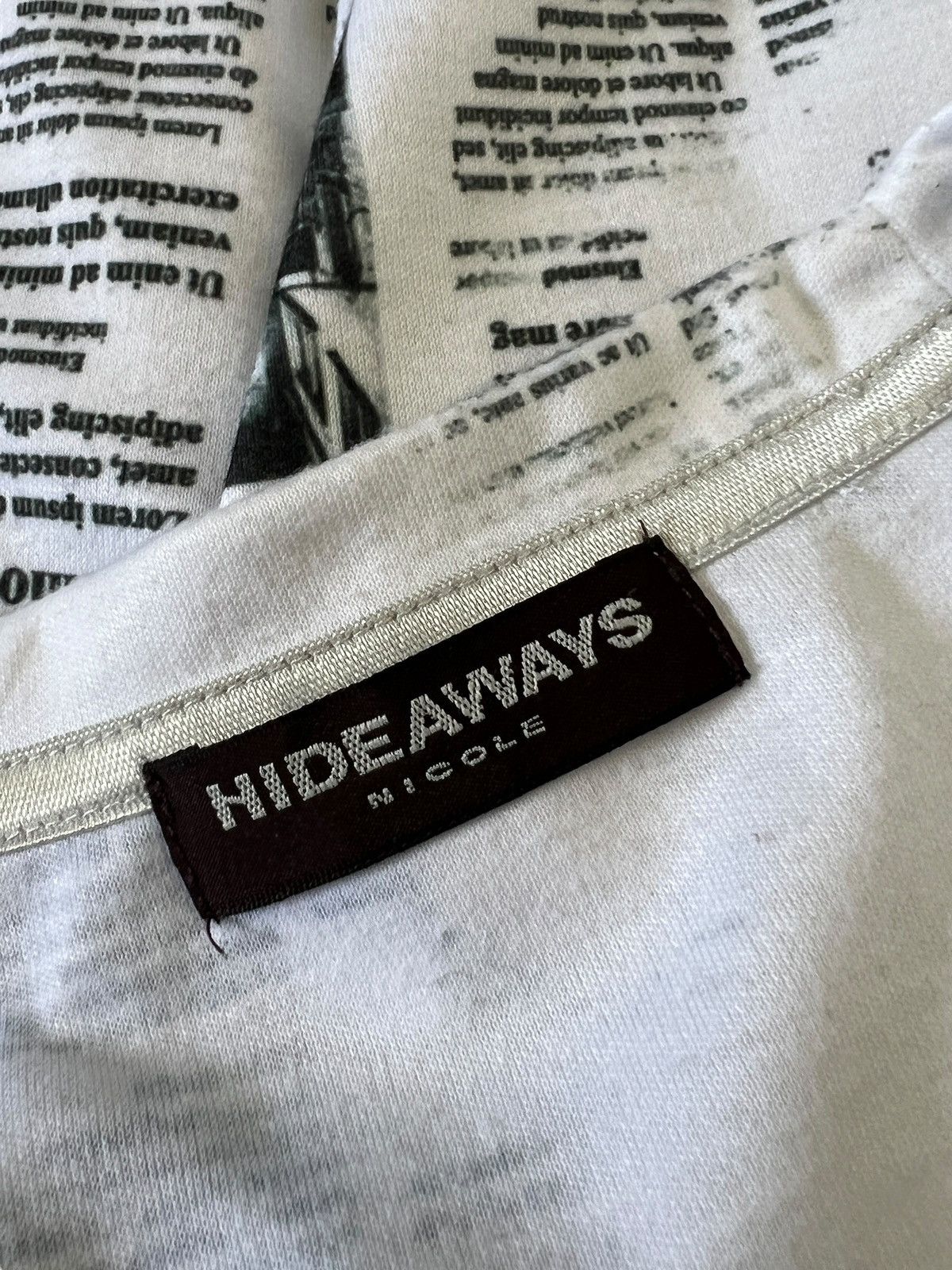 HIDEAWAYS × Japanese Brand × Nicole Club Hideaways Nicole Newspaper Print T-shirt Galliano Size US M / EU 48-50 / 2 - 12 Thumbnail