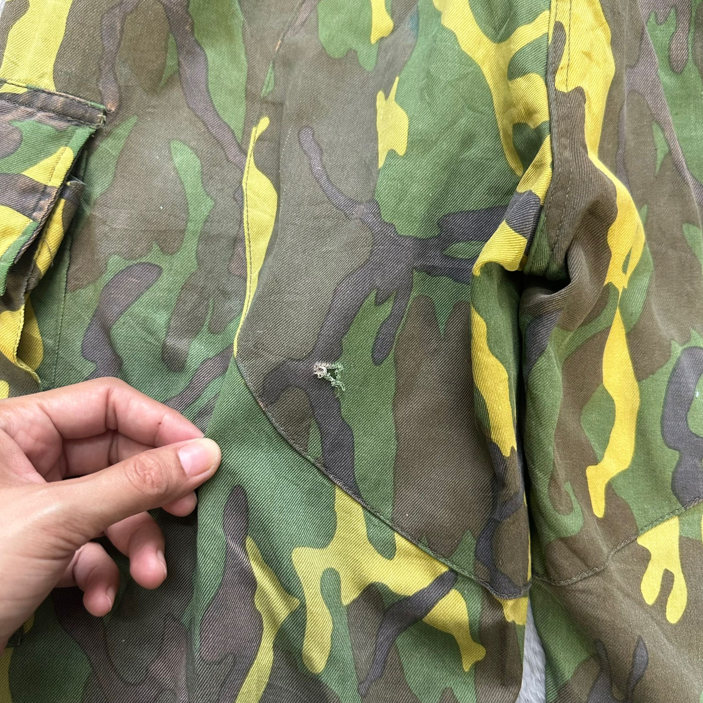 Vintage VINTAGE CAMO CARGO PANTS JUMPER #8513-012 Size US 32 / EU 48 - 9 Thumbnail