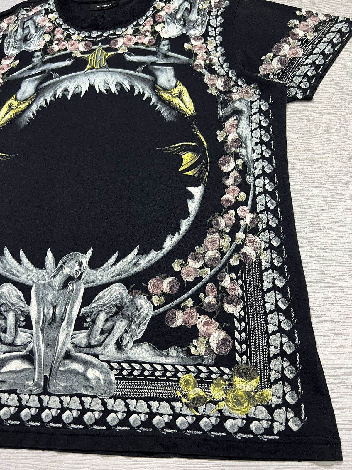 Givenchy Givenchy - S/S 14’ - Shark and Mermaid T-Shirt Size US XXS / EU 40 - 11 Thumbnail