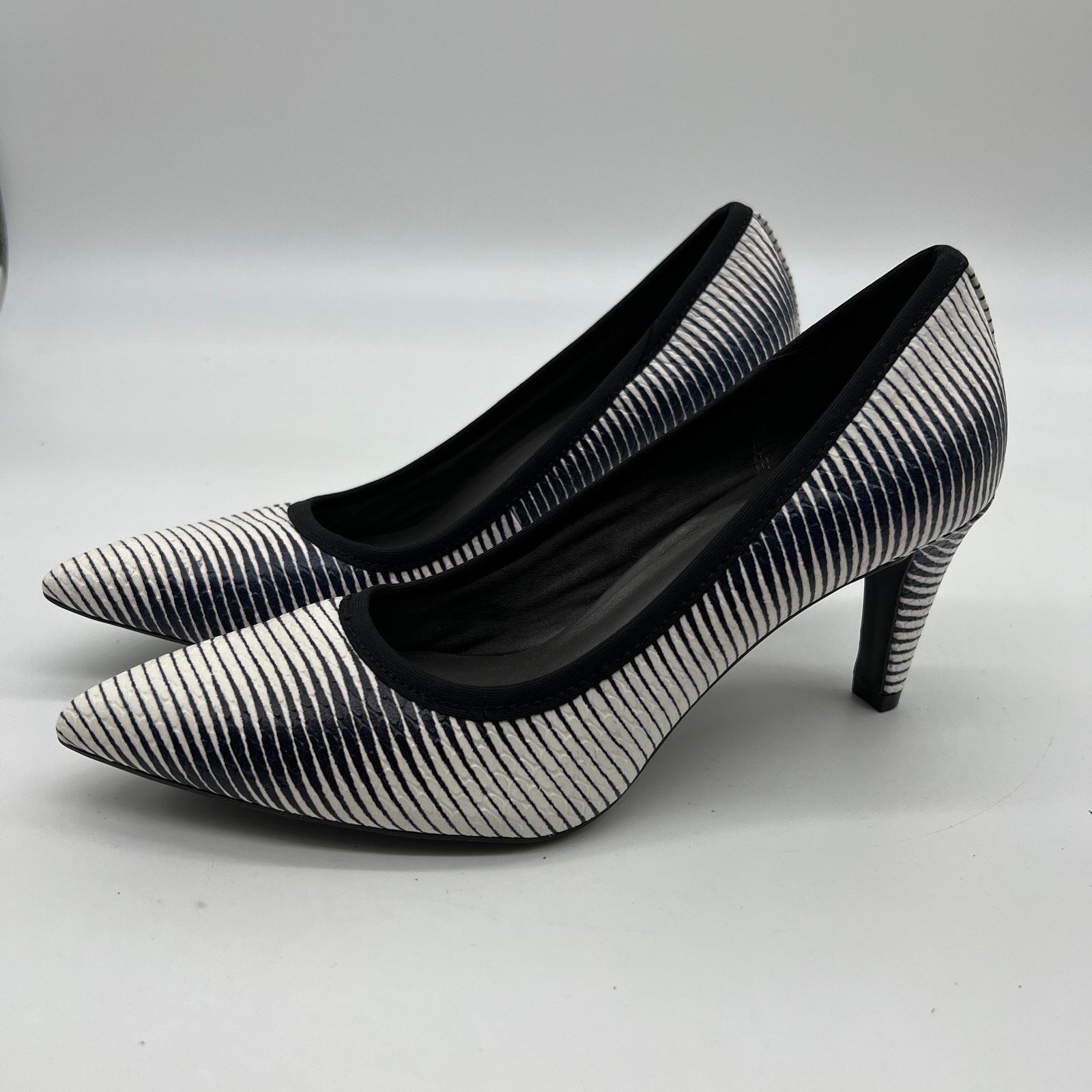 Other Lori Goldstein Collection Novelty Pumps Size 8 M Size US 8 / IT 38 - 8 Thumbnail