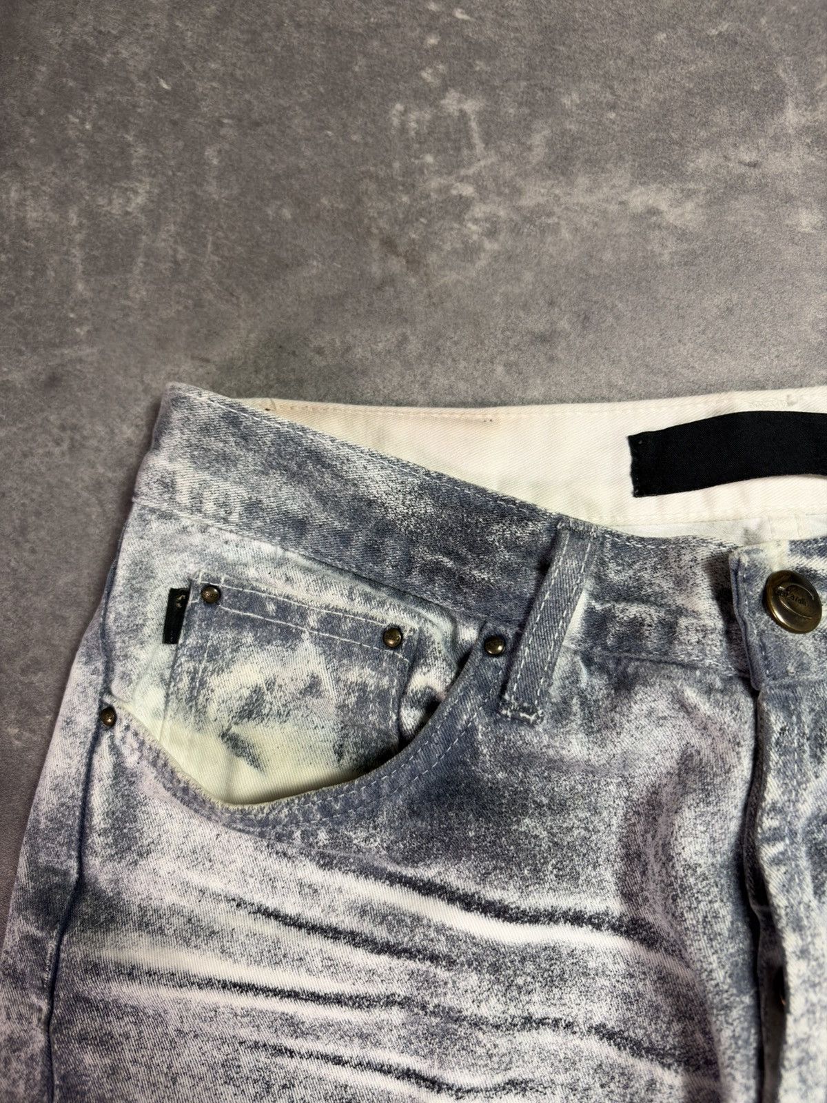 Just Cavalli 00s Just Cavalli Trompe L’oeil Faded Flared Gray Denim Jeans Size US 29 - 6 Thumbnail