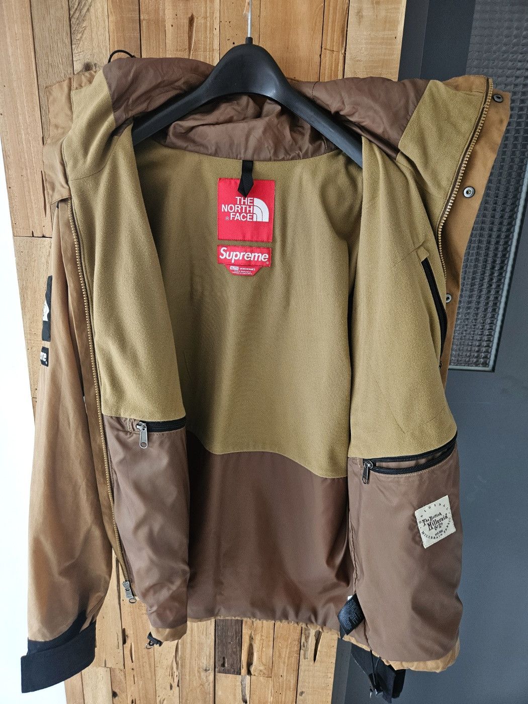 Supreme × The North Face waxed cotton Supreme x North Face Waxed Cotton Jacket