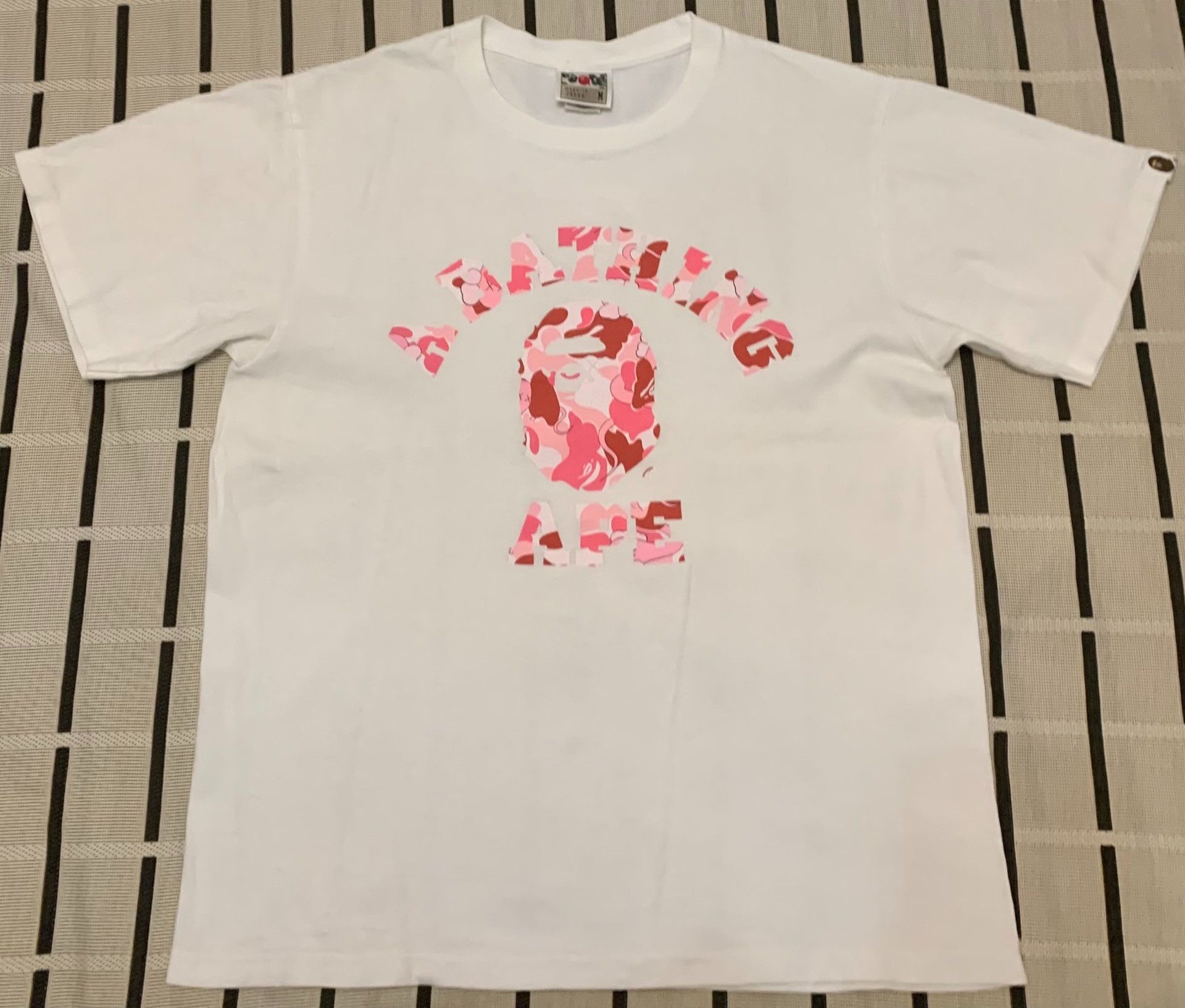 Bape Bape Camo Ape Head Pink T-Shirt M Men Size US M / EU 48-50 / 2 - 1 Thumbnail