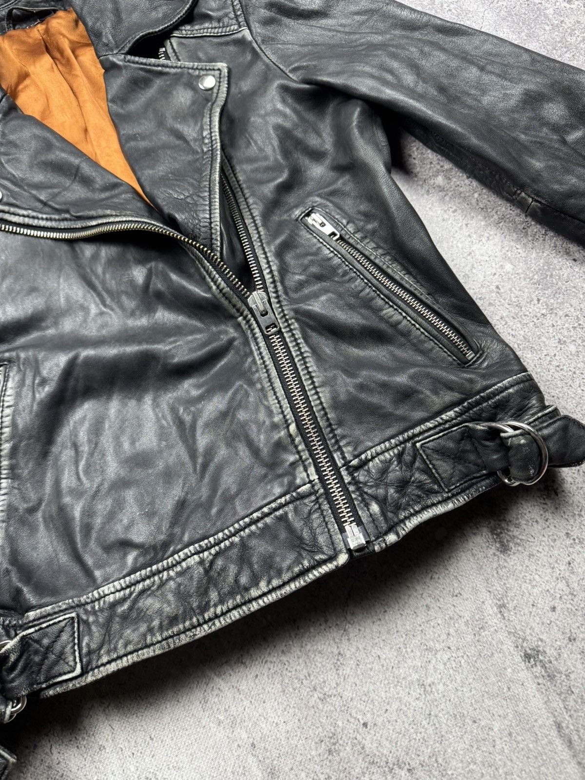 Japanese Brand VINTAGE 90S CROPPED BLACK LEATHER DISTRESSED BIKER JACKET Size US S / EU 44-46 / 1 - 7 Thumbnail