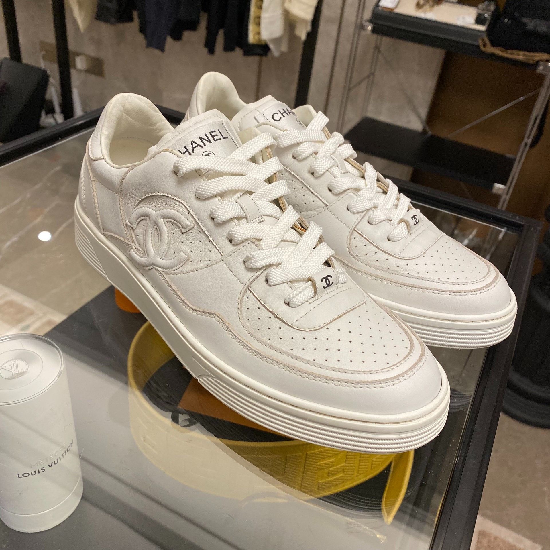 Chanel Chanel Retro Lowtop Sneakers 7.5 Men Size US 7.5 / EU 40-41 - 1 Thumbnail