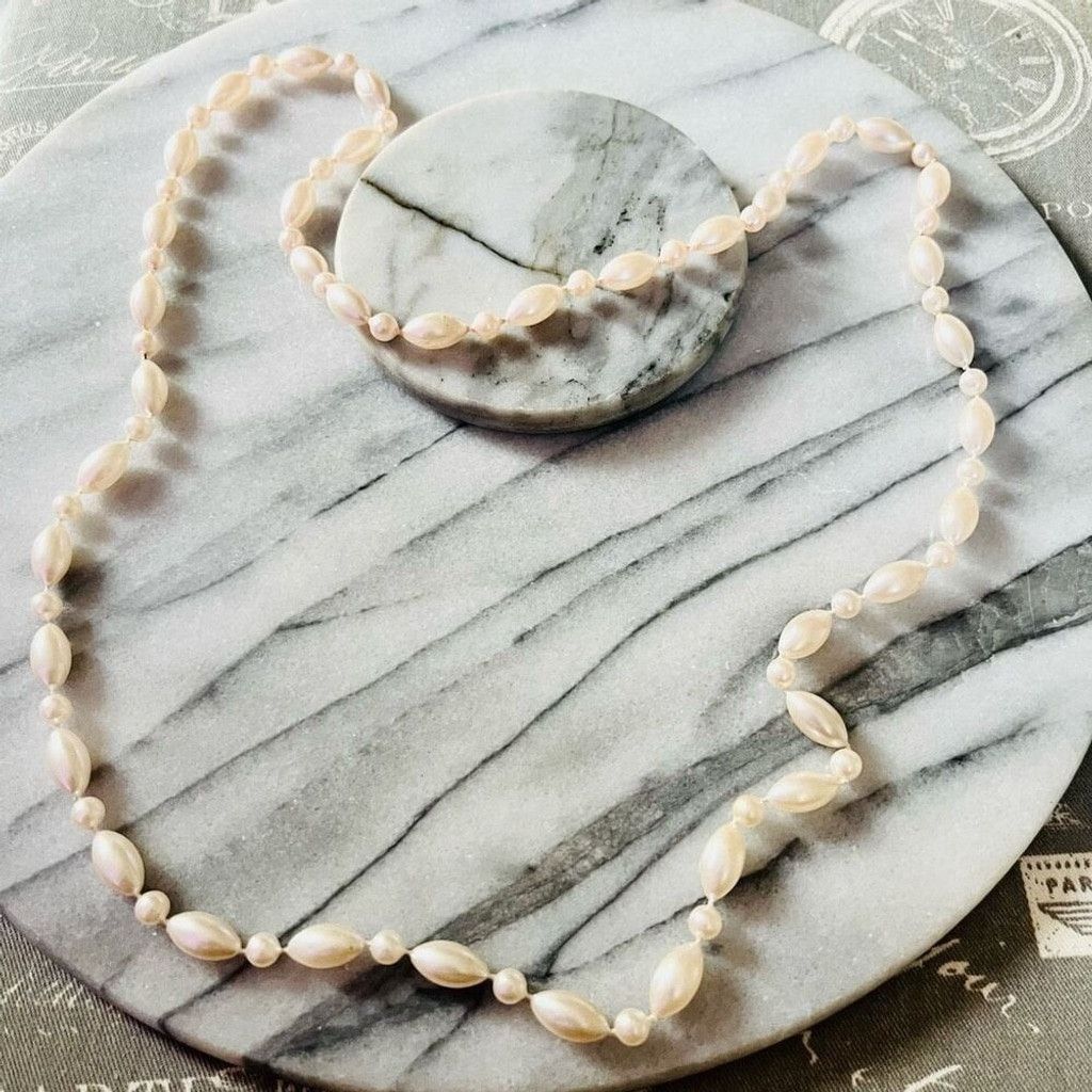 Vintage Vintage Pale Pink Faux Pearl Necklace Acrylic Beaded Size ONE SIZE - 1 Thumbnail