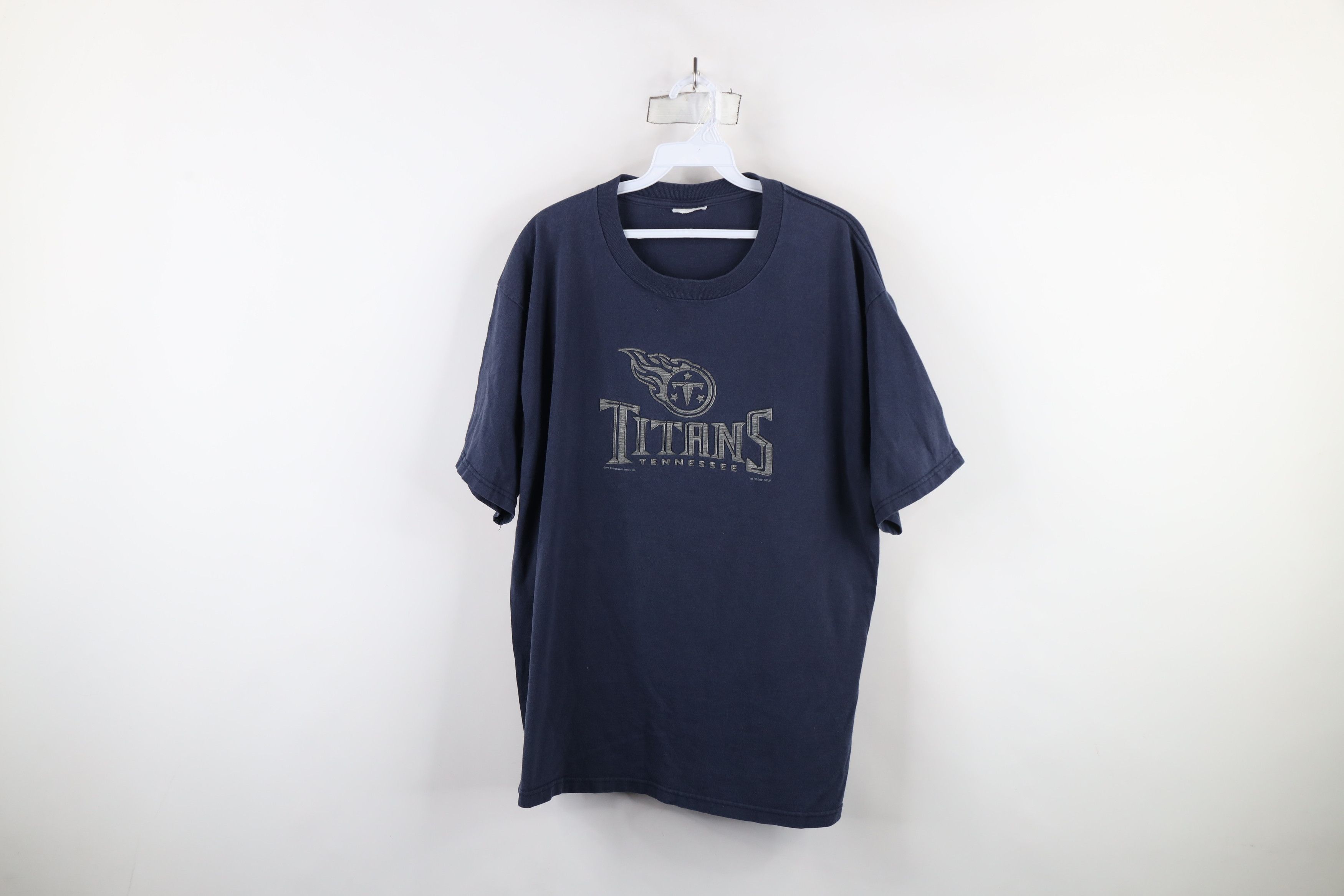 Vintage Vintage Y2K 2001 NFL Tennessee Titans Football T-Shirt Size US L / EU 52-54 / 3 - 1 Thumbnail