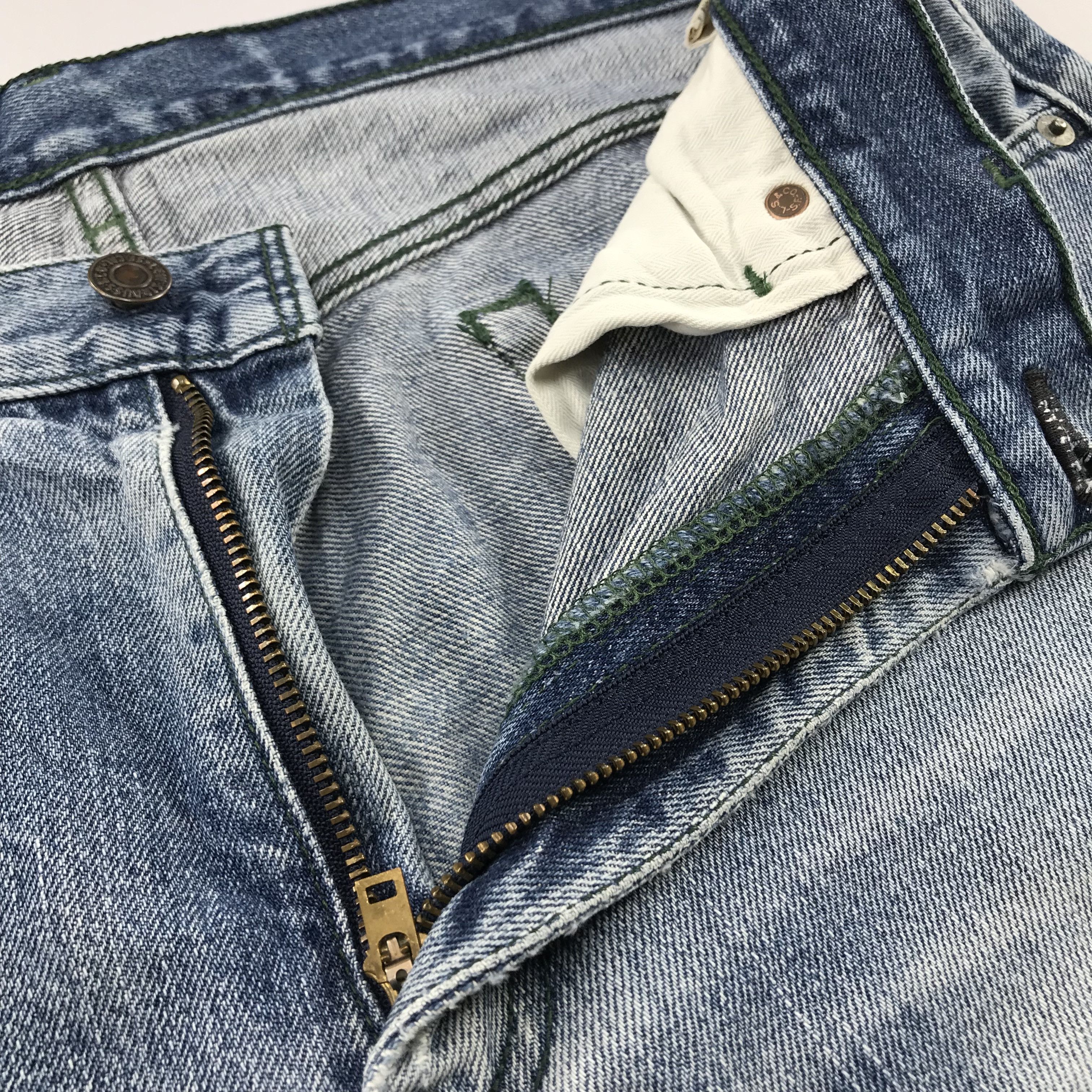 Levi's Vintage Levis 517 Bootcut Jean Distressed Faded Denim KJ3467 Size US 36 / EU 52 - 17 Thumbnail